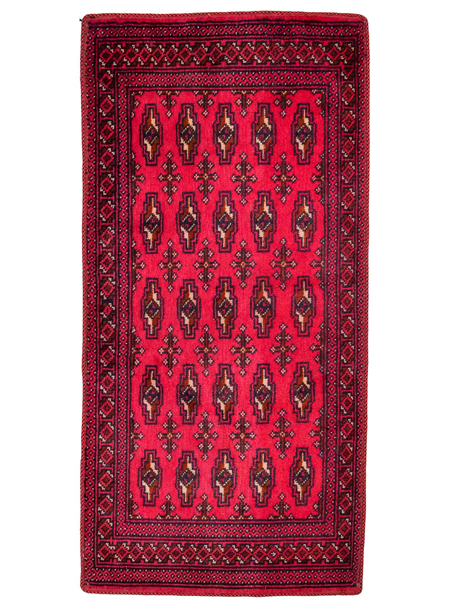 Handgeknüpfter Turkaman Nomadenteppich von Khademi aus Wolle, rot. Bukhara Allover-Design. Von Hand geknüpft in Iran. Größe: 130 cm x 60 cm. Teppichnummer: DB3-1011. Verkauf durch Jupiter Intl.