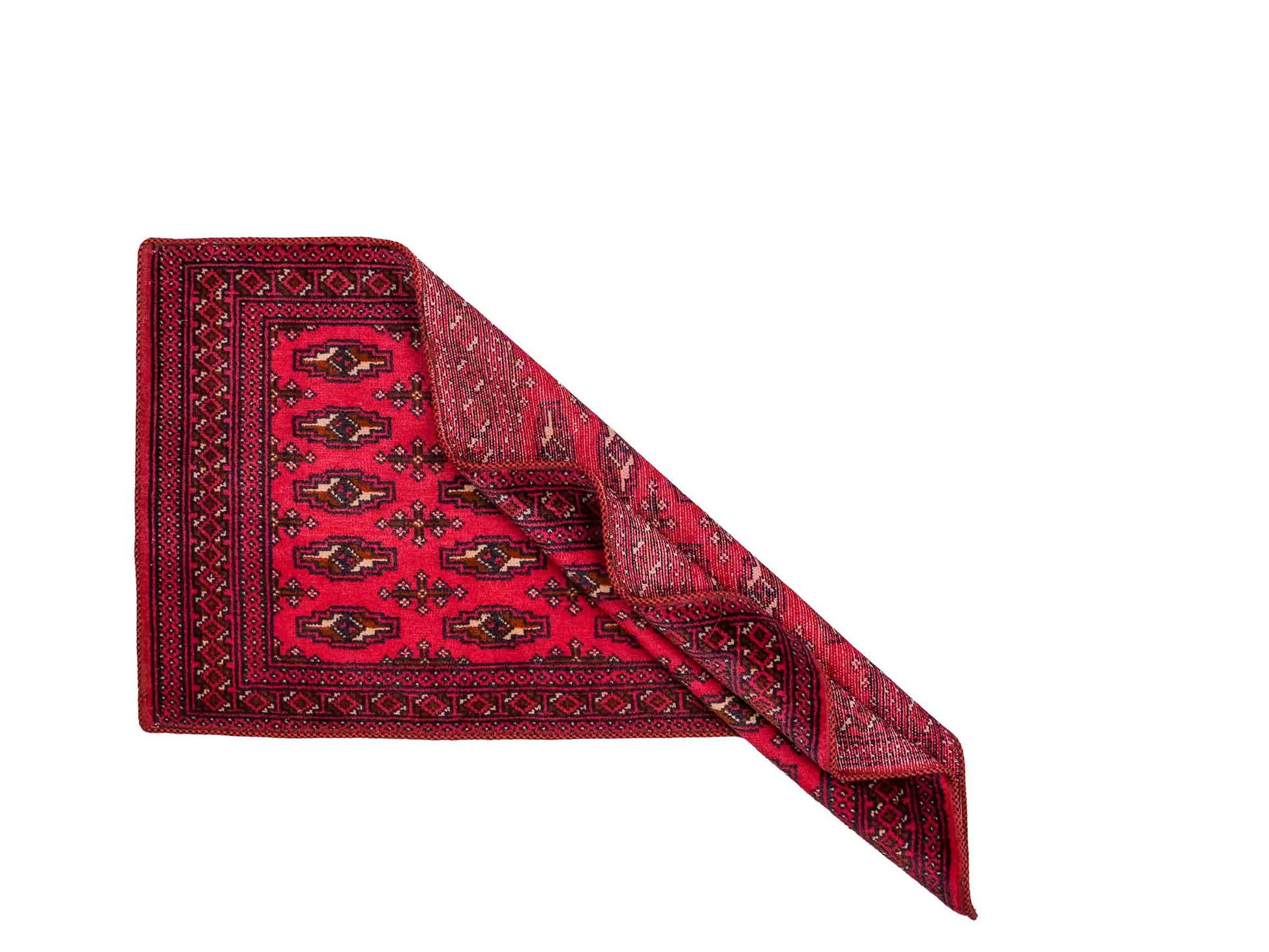 Handgeknüpfter Turkaman Nomadenteppich von Khademi aus Wolle, rot. Bukhara Allover-Design. Von Hand geknüpft in Iran. Größe: 130 cm x 60 cm. Teppichnummer: DB3-1011. Verkauf durch Jupiter Intl.