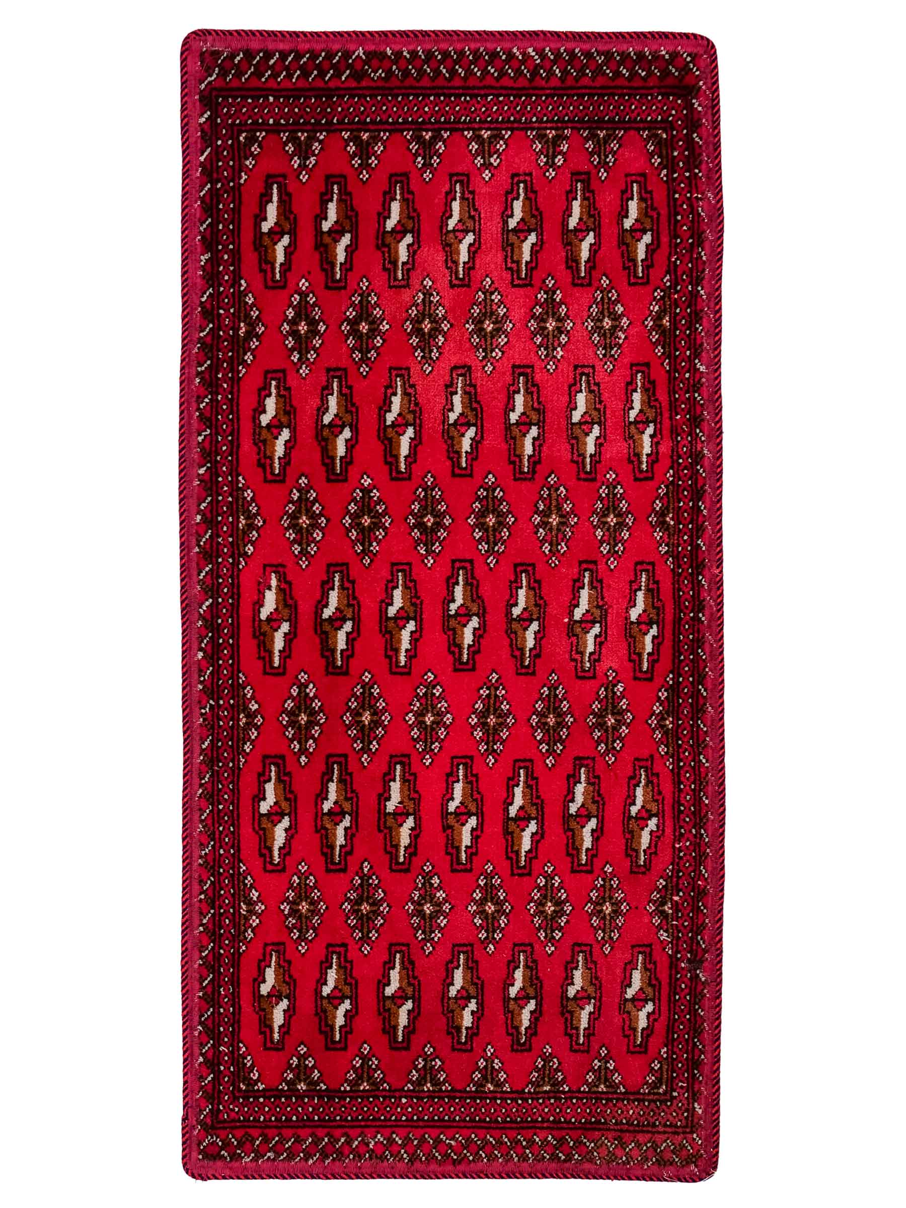 Handgeknüpfter Vintage Turkaman Nomadenteppich von Khademi aus Wolle, rot. Bukhara Allover-Design. Von Hand geknüpft in Iran. Größe: 120 cm x 55 cm. Teppichnummer: DB3-1031. Verkauf durch Jupiter Intl.