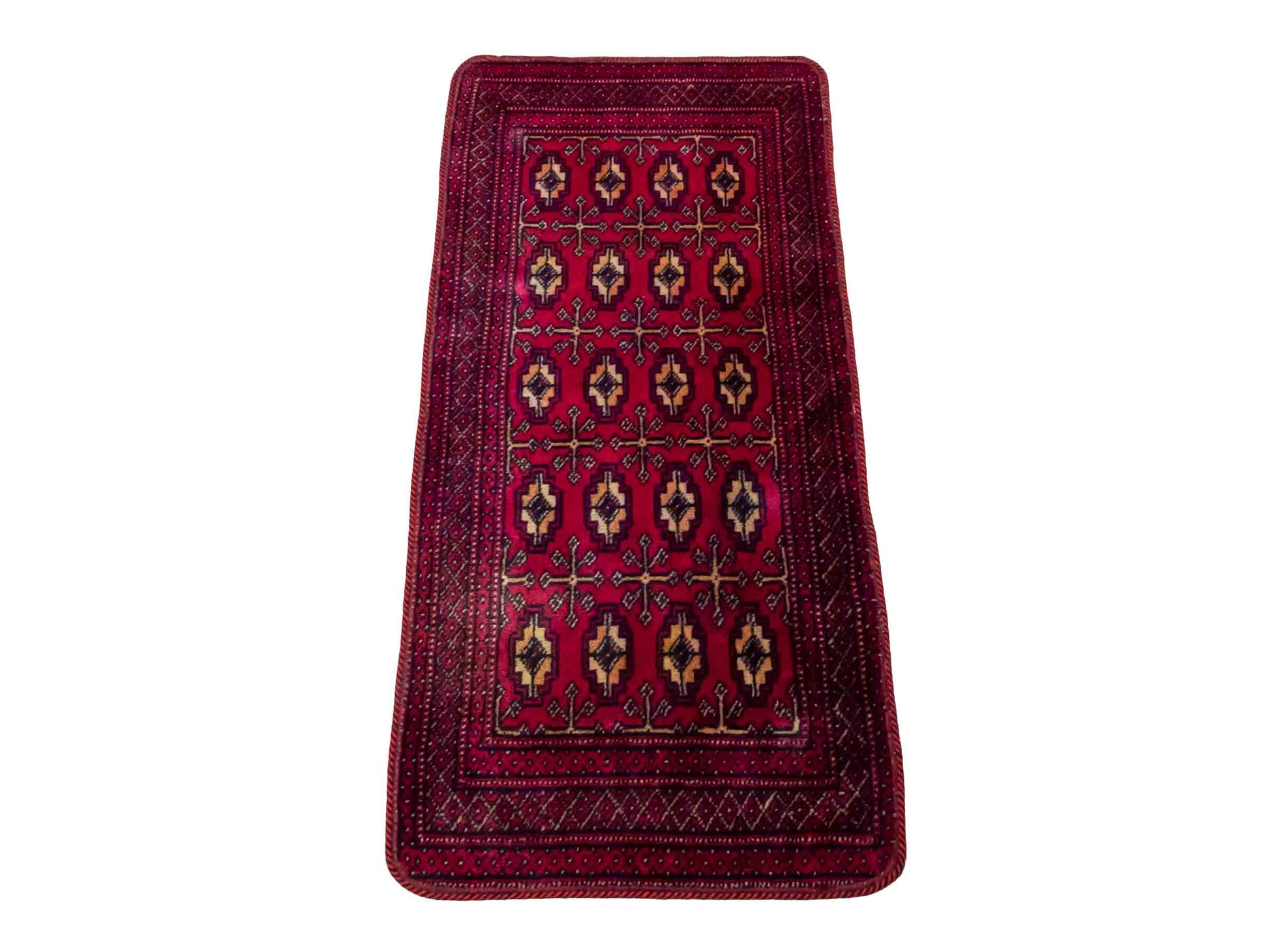 Handgeknüpfter Vintage Turkaman Nomadenteppich von Khademi aus Wolle, rot. Bukhara Allover-Design. Von Hand geknüpft in Iran. Größe: 125 cm x 57 cm. Teppichnummer: DB3-1023. Verkauf durch Jupiter Intl.