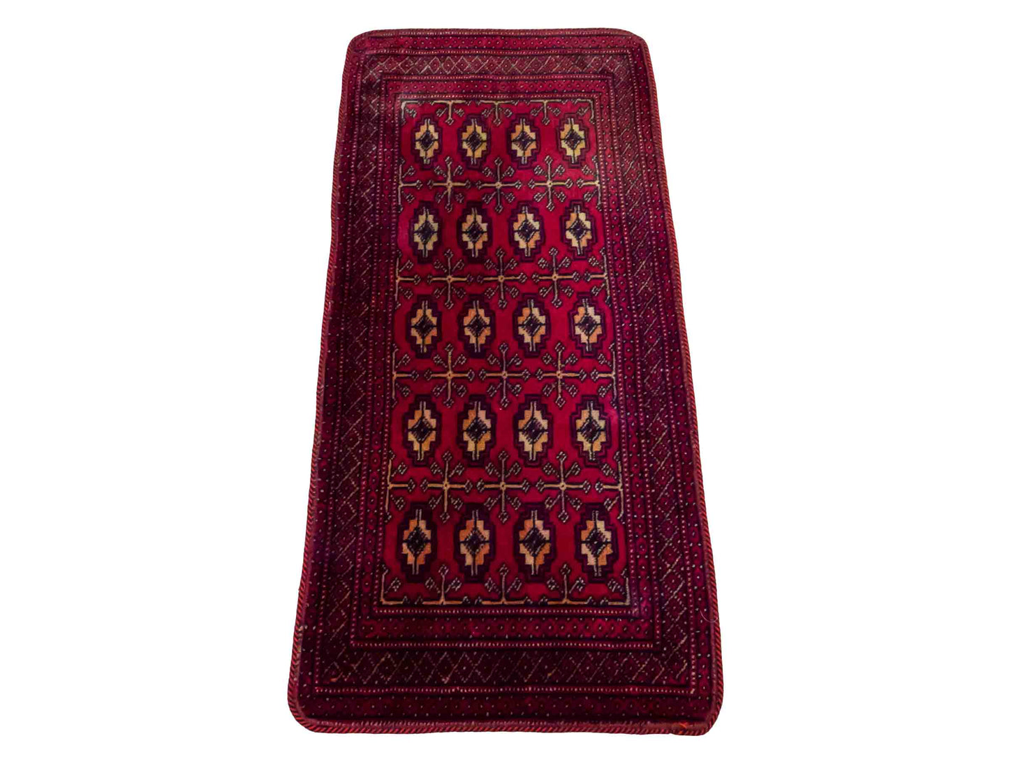 Handgeknüpfter Vintage Turkaman Nomadenteppich von Khademi aus Wolle, rot. Bukhara Allover-Design. Von Hand geknüpft in Iran. Größe: 125 cm x 57 cm. Teppichnummer: DB3-1023. Verkauf durch Jupiter Intl.