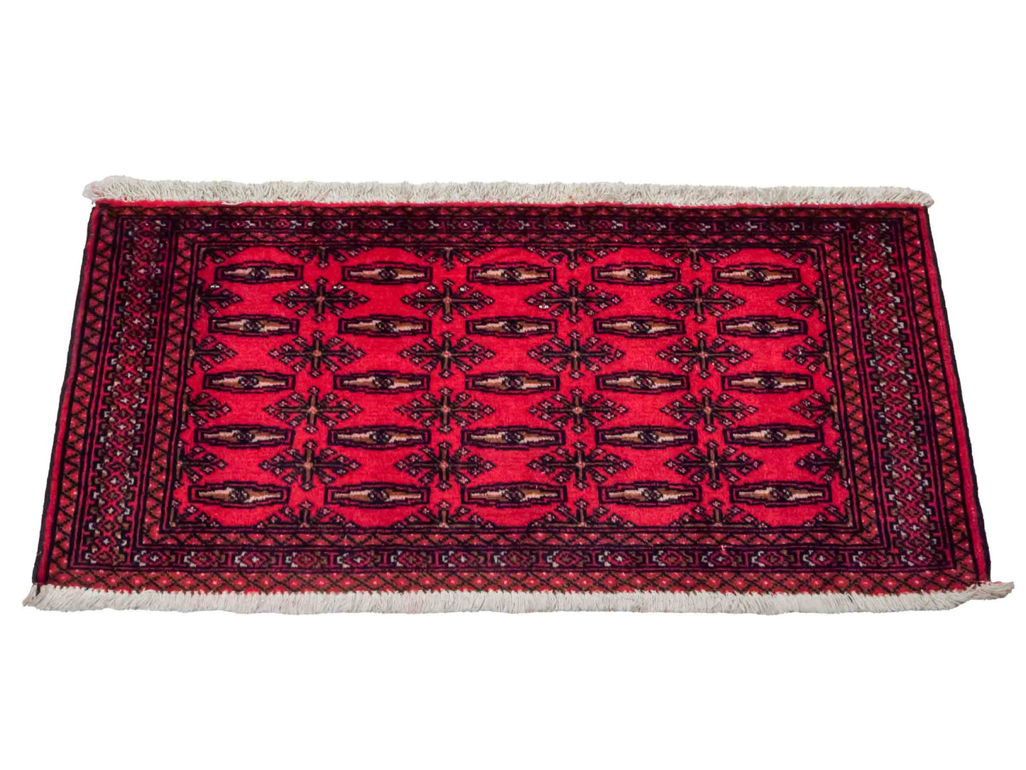 Handgeknüpfter Vintage Turkaman Nomadenteppich von Khademi aus Wolle, rot. Bukhara Allover-Design. Von Hand geknüpft in Iran. Größe: 115 cm x 50 cm. Teppichnummer: DB3-1013. Verkauf durch Jupiter Intl.