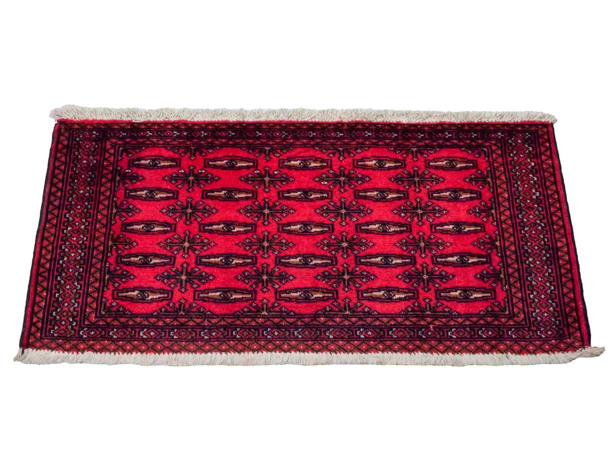 Handgeknüpfter Vintage Turkaman Nomadenteppich von Khademi aus Wolle, rot. Bukhara Allover-Design. Von Hand geknüpft in Iran. Größe: 115 cm x 50 cm. Teppichnummer: DB3-1013. Verkauf durch Jupiter Intl.