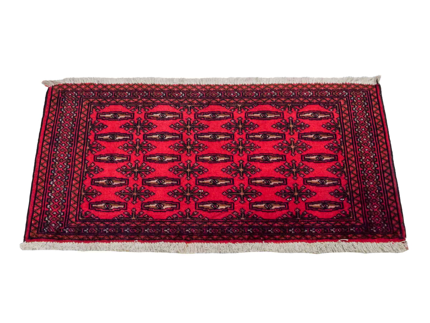Handgeknüpfter Vintage Turkaman Nomadenteppich von Khademi aus Wolle, rot. Bukhara Allover-Design. Von Hand geknüpft in Iran. Größe: 115 cm x 50 cm. Teppichnummer: DB3-1013. Verkauf durch Jupiter Intl.