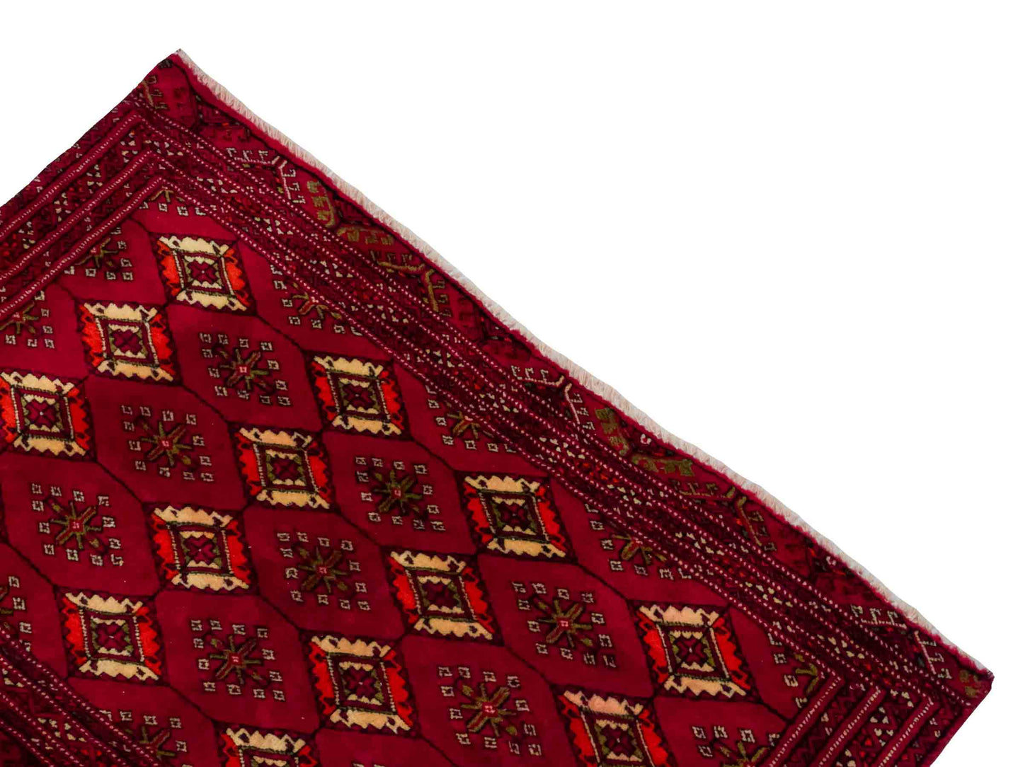 Handgeknüpfter Vintage Turkaman Nomadenteppich von Khademi aus Wolle, rot. Bukhara Allover-Design. Von Hand geknüpft in Iran. Größe: 55 cm x 115 cm. Teppichnummer: DB3-1014. Verkauf durch Jupiter Intl.