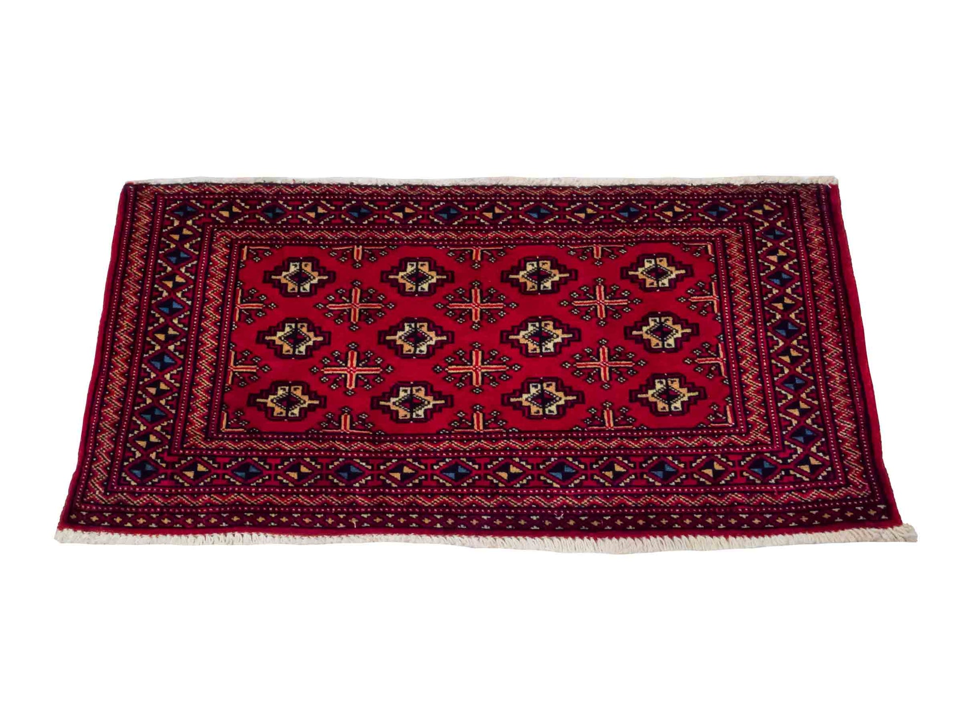 Handgeknüpfter Vintage Turkaman Nomadenteppich von Khademi aus Wolle, rot. Bukhara Allover-Design. Von Hand geknüpft in Iran. Größe: 61 cm x 106 cm. Teppichnummer: DB3-1009. Verkauf durch Jupiter Intl.