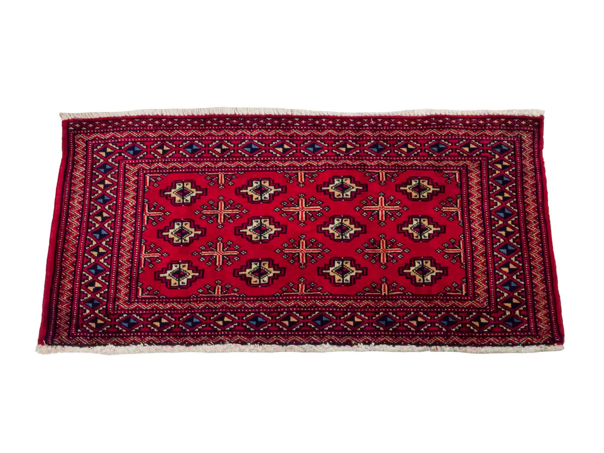 Handgeknüpfter Vintage Turkaman Nomadenteppich von Khademi aus Wolle, rot. Bukhara Allover-Design. Von Hand geknüpft in Iran. Größe: 61 cm x 106 cm. Teppichnummer: DB3-1009. Verkauf durch Jupiter Intl.