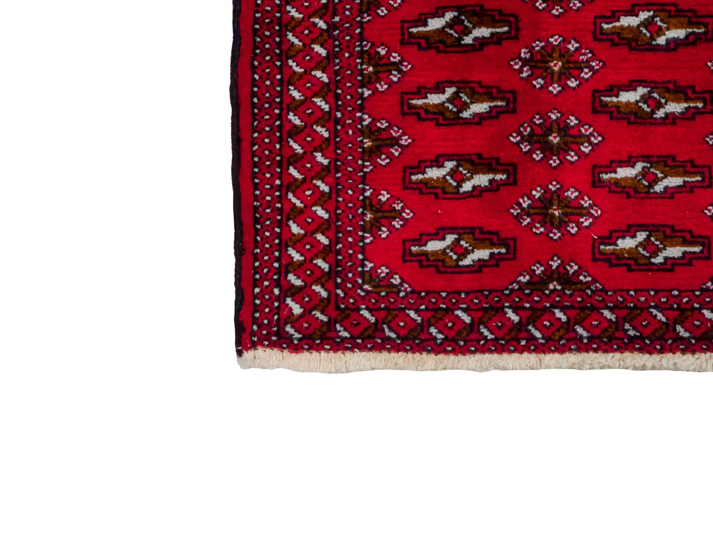 Handgeknüpfter Vintage Turkaman Nomadenteppich von Khademi aus Wolle, rot. Bukhara Allover-Design. Von Hand geknüpft in Iran. Größe: 53 cm x 110 cm. Teppichnummer: DB3-1022. Verkauf durch Jupiter Intl.