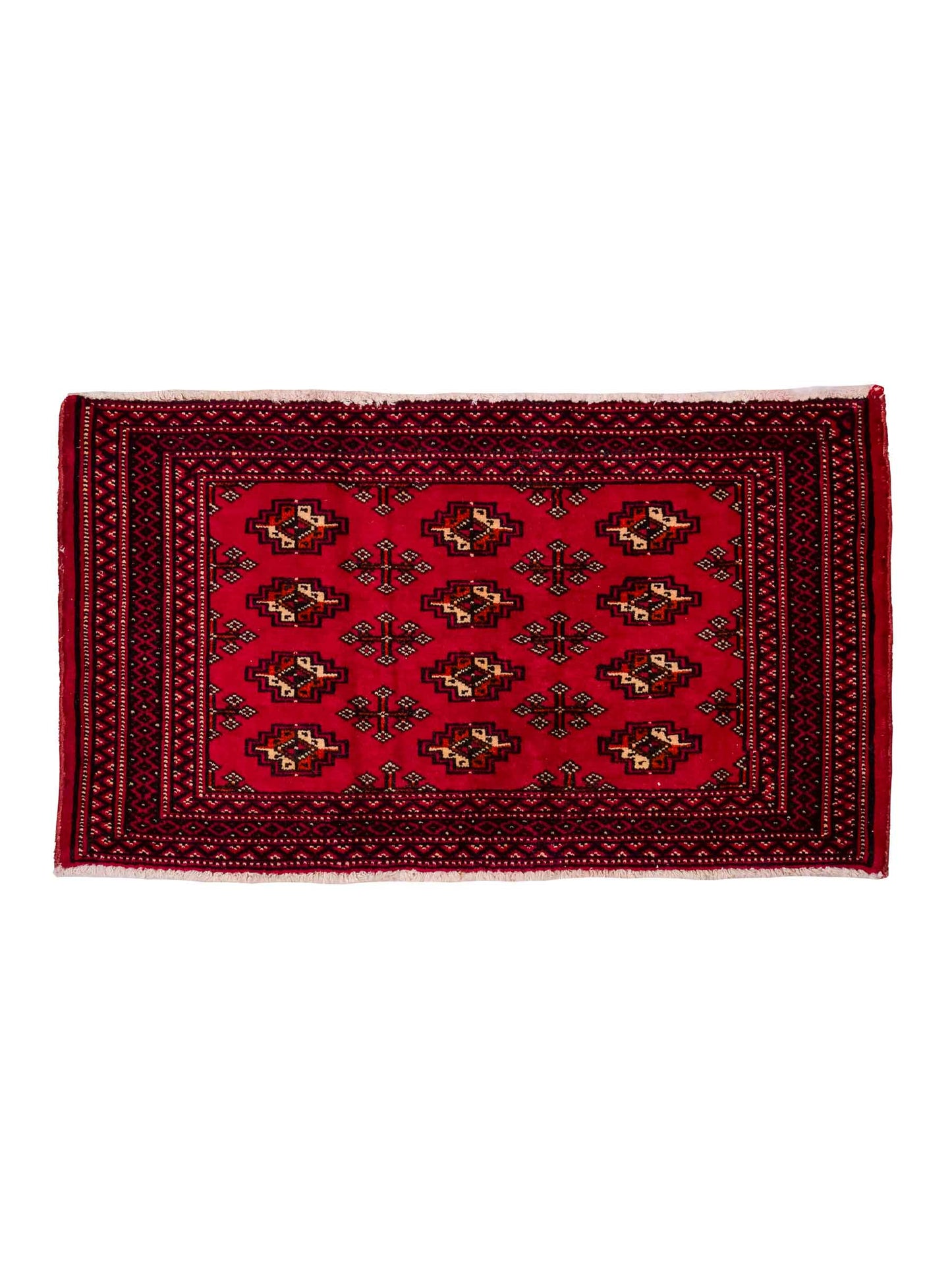 Handgeknüpfter Vintage Turkaman Nomadenteppich von Khademi aus Wolle, rot. Bukhara Allover-Design. Von Hand geknüpft in Iran. Größe: 56 cm x 97 cm. Teppichnummer: DB3-1026. Verkauf durch Jupiter Intl.