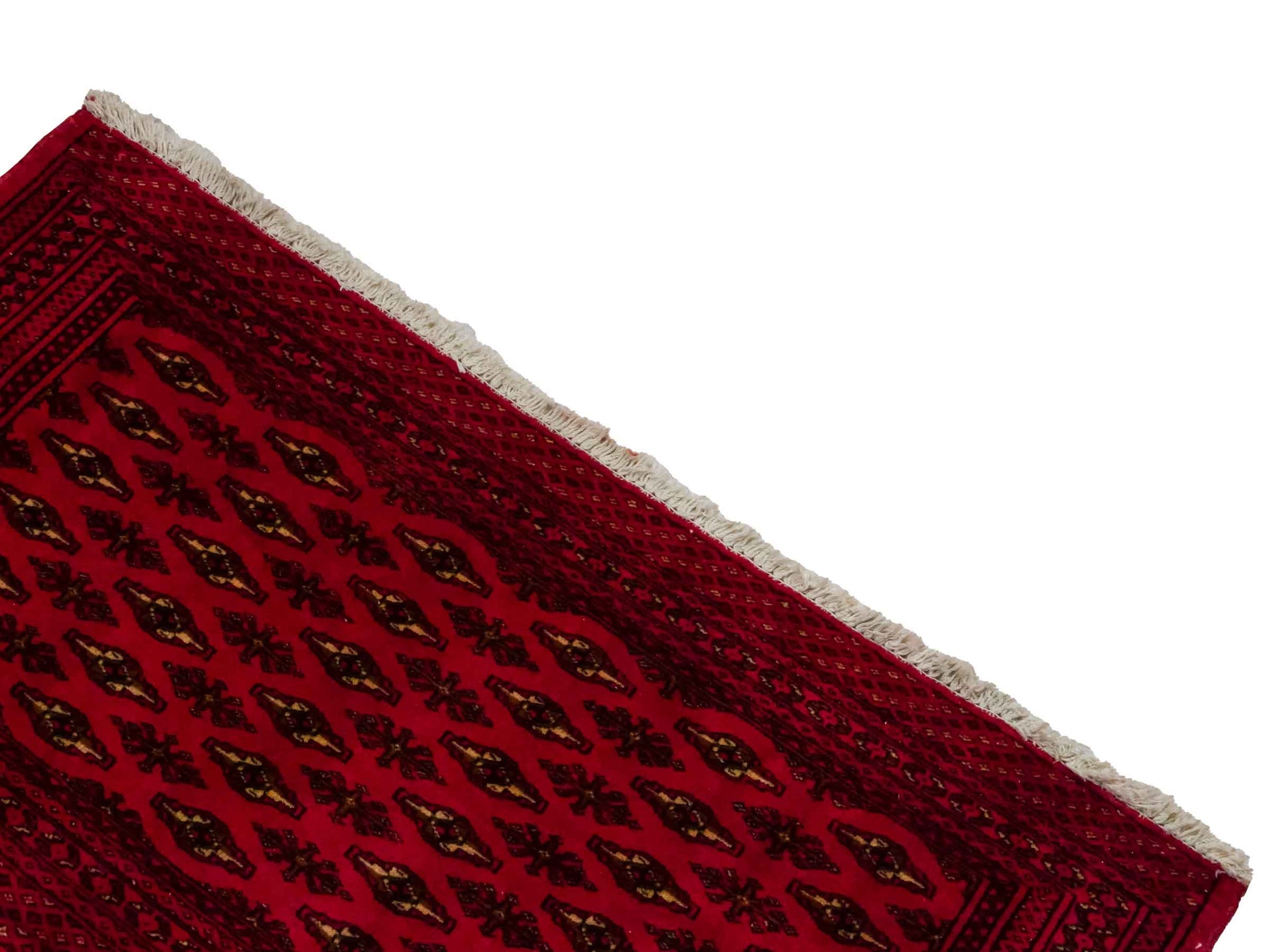 Handgeknüpfter Vintage Turkaman Nomadenteppich von Khademi aus Wolle, rot. Bukhara Allover-Design. Von Hand geknüpft in Iran. Größe: 60 cm x 120 cm. Teppichnummer: DB3-1021. Verkauf durch Jupiter Intl.