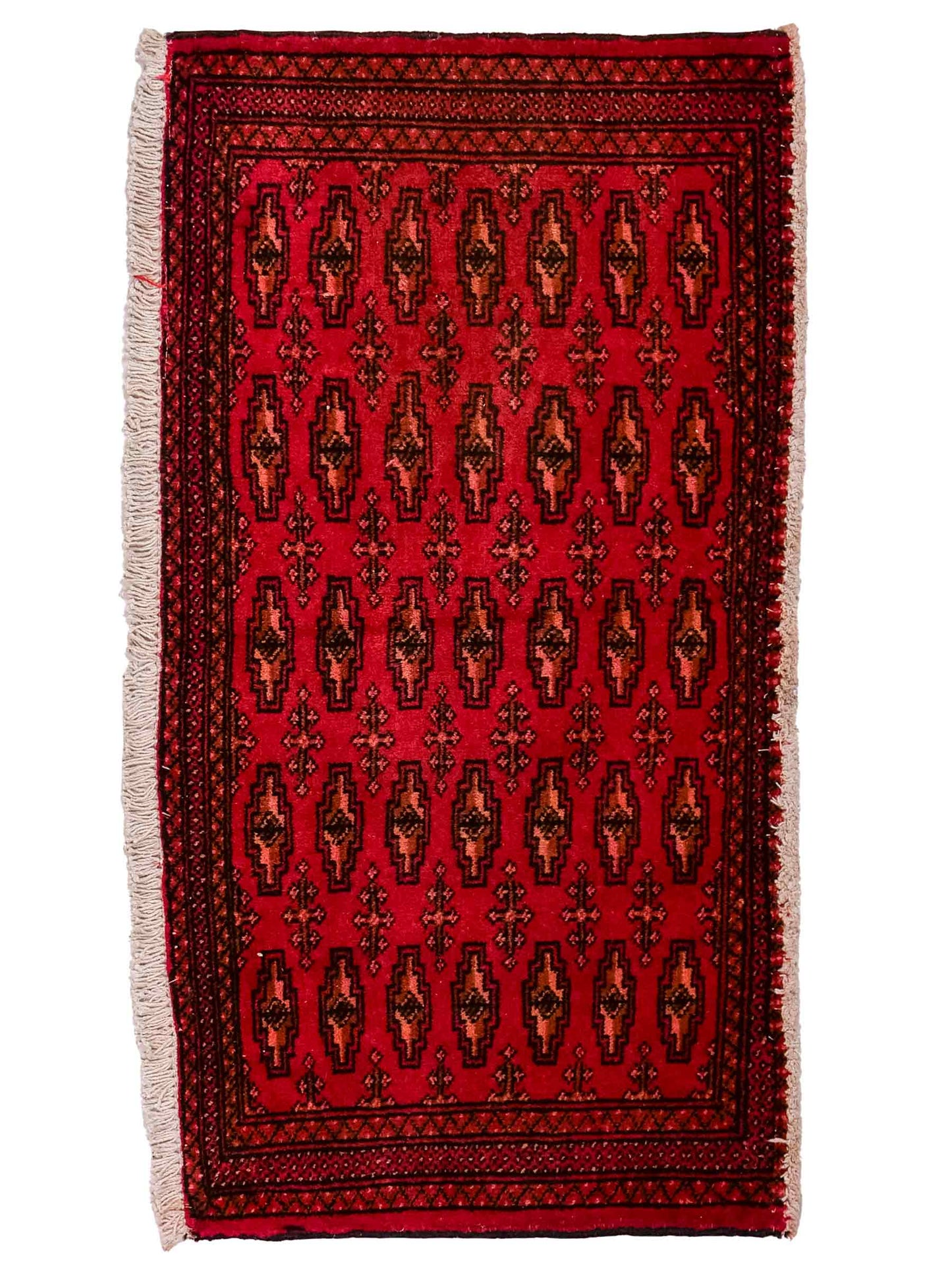 Handgeknüpfter Vintage Turkaman Nomadenteppich von Khademi aus Wolle, rot. Bukhara Allover-Design. Von Hand geknüpft in Iran. Größe: 90 cm x 50 cm. Teppichnummer: DB3-1020. Verkauf durch Jupiter Intl.