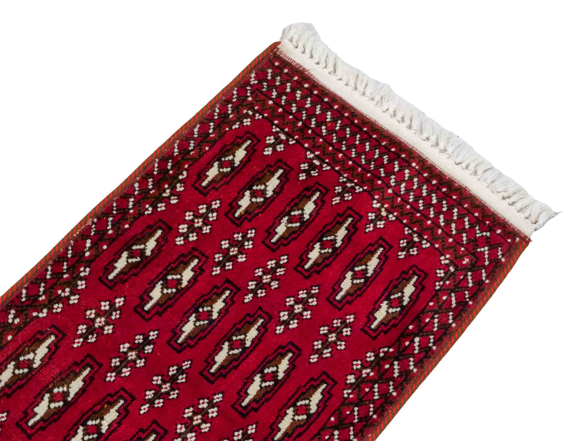 Handgeknüpfter Vintage Turkaman Nomadenteppich von Khademi aus Wolle, rot. Bukhara Allover-Design. Von Hand geknüpft in Iran. Größe: 97 cm x 48 cm. Teppichnummer: DB3-1006. Verkauf durch Jupiter Intl.