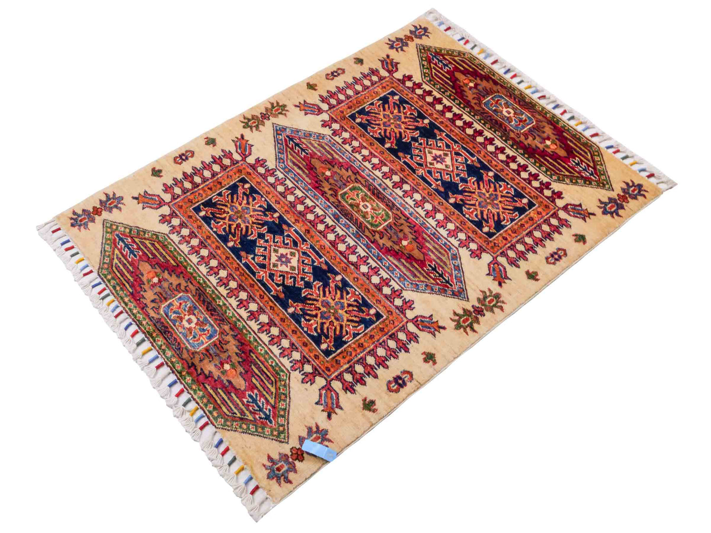 Handgeknüpfter Arijana Orientteppich von Khademi aus Wolle, beige, rot. Geometrisches Design. Traditionell von Hand geknüpft in Afghanistan. Größe: 120 cm x 90 cm. Teppichnummer: SB3-1025. Verkauf durch Jupiter Intl.