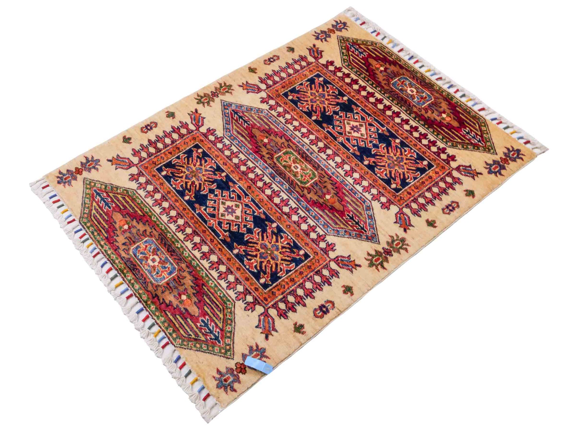 Handgeknüpfter Arijana Orientteppich von Khademi aus Wolle, beige, rot. Geometrisches Design. Traditionell von Hand geknüpft in Afghanistan. Größe: 120 cm x 90 cm. Teppichnummer: SB3-1025. Verkauf durch Jupiter Intl.