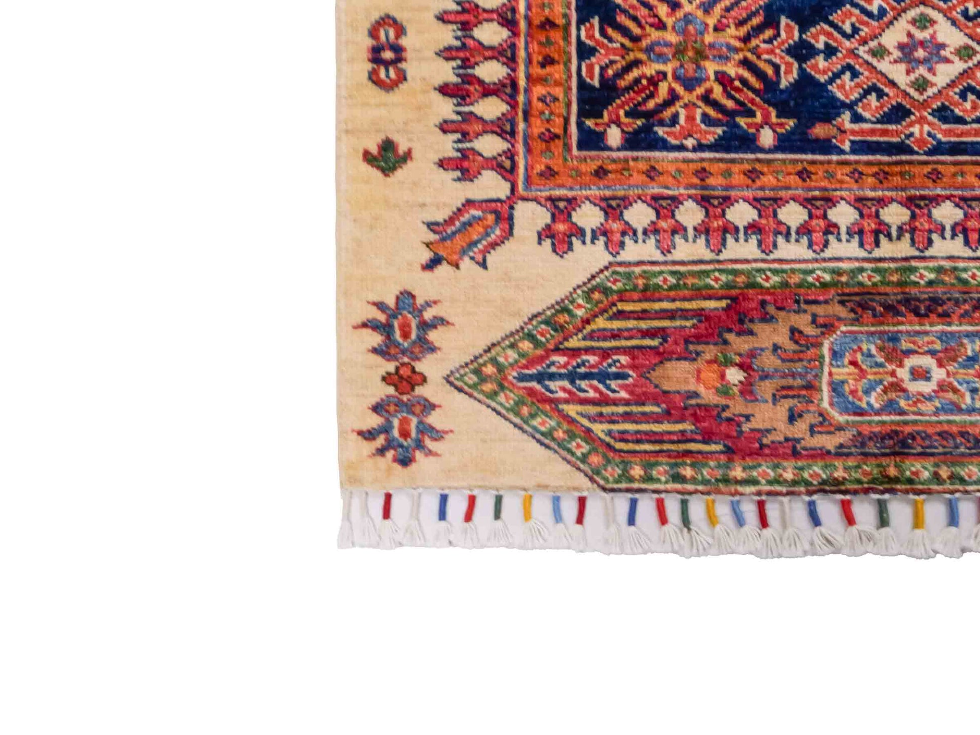 Handgeknüpfter Arijana Orientteppich von Khademi aus Wolle, beige, rot. Geometrisches Design. Traditionell von Hand geknüpft in Afghanistan. Größe: 120 cm x 90 cm. Teppichnummer: SB3-1025. Verkauf durch Jupiter Intl.