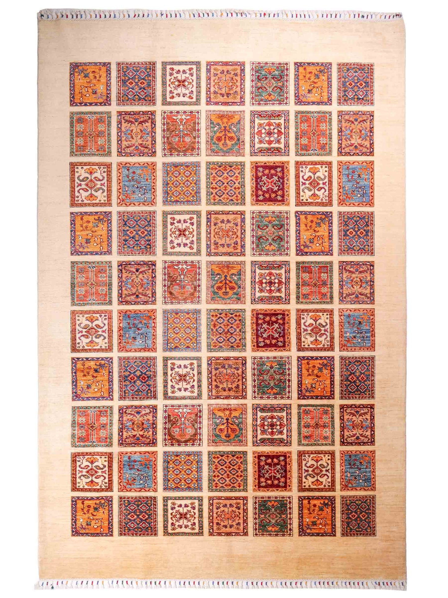Handgeknüpfter Arijana Orientteppich von Khademi aus Wolle, beige, cremeweiß. Geometrisches Feldmuster. Traditionell von Hand geknüpft in Afghanistan. Größe: 301 cm x 197 cm. Teppichnummer: SB3-1180. Verkauf durch Jupiter Intl.