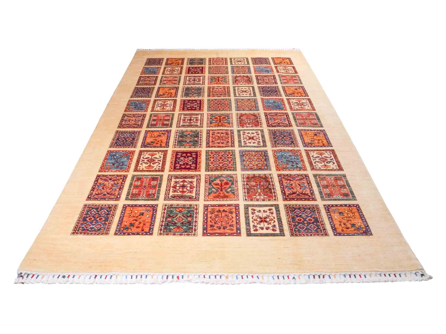 Handgeknüpfter Arijana Orientteppich von Khademi aus Wolle, beige, cremeweiß. Geometrisches Feldmuster. Traditionell von Hand geknüpft in Afghanistan. Größe: 301 cm x 197 cm. Teppichnummer: SB3-1180. Verkauf durch Jupiter Intl.