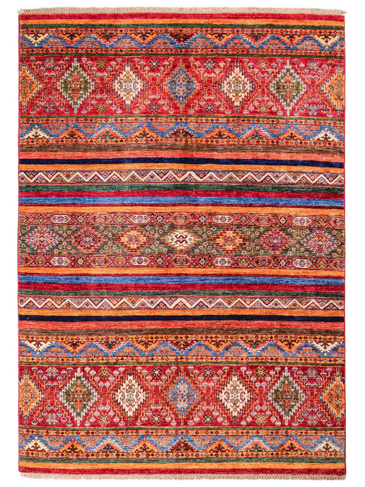 Handgeknüpfter Arijana Shaal Orientteppich von Khademi aus Wolle, rot, geometrisch-gestreift. Traditionell von Hand geknüpft in Afghanistan. Größe: 206 cm x 156 cm. Teppichnummer: SB3-1115. Verkauf durch Jupiter Intl.