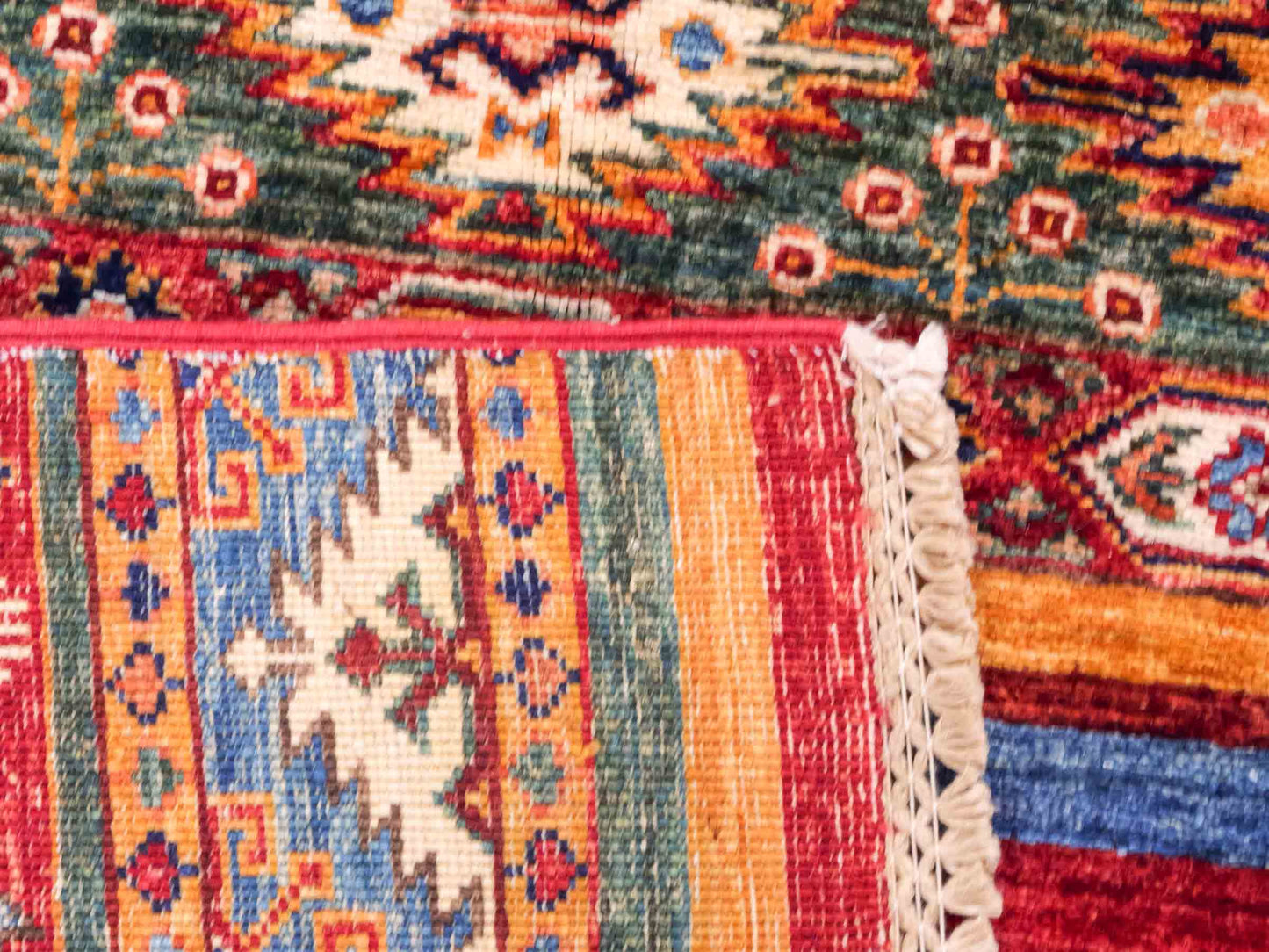 Handgeknüpfter Arijana Shaal Orientteppich von Khademi aus Wolle, rot, geometrisch-gestreift. Traditionell von Hand geknüpft in Afghanistan. Größe: 206 cm x 156 cm. Teppichnummer: SB3-1115. Verkauf durch Jupiter Intl.