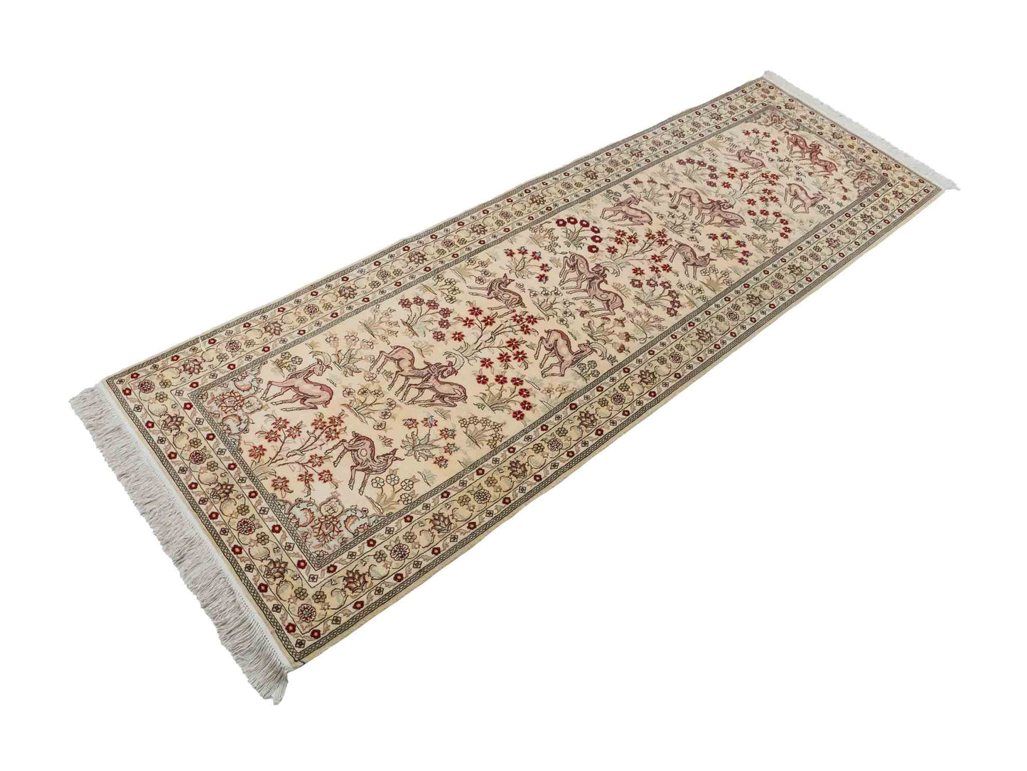 Handgeknüpfter Art Hereke Läufer-Seidenteppich von Khademi aus gesponnener Seide, cremeweiß. Chinesischer Teppich mit Allover-Motiv. Orientteppich, von Hand geknüpft in China. Größe: 245 cm x 79 cm. Teppichnummer: SB3-1165 | Jupiter Intl.