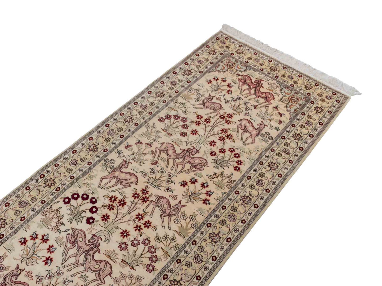 Handgeknüpfter Art Hereke Läufer-Seidenteppich von Khademi aus gesponnener Seide, cremeweiß. Chinesischer Teppich mit Allover-Motiv. Orientteppich, von Hand geknüpft in China. Größe: 245 cm x 79 cm. Teppichnummer: SB3-1165 | Jupiter Intl.