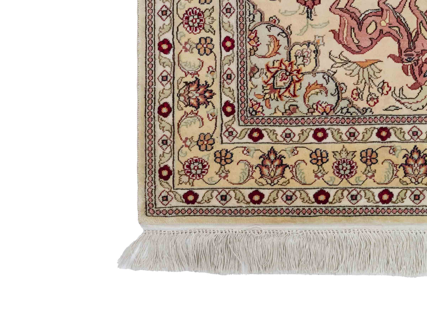 Handgeknüpfter Art Hereke Läufer-Seidenteppich von Khademi aus gesponnener Seide, cremeweiß. Chinesischer Teppich mit Allover-Motiv. Orientteppich, von Hand geknüpft in China. Größe: 245 cm x 79 cm. Teppichnummer: SB3-1165 | Jupiter Intl.