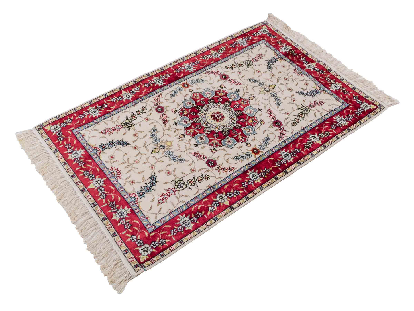 Handgeknüpfter Art Hereke Seidenteppich von Khademi aus Kunstseide, rot-cremeweiß. Chinesischer Teppich mit Medaillon. Orientteppich, von Hand geknüpft in China. Größe: 123 cm x 76 cm. Teppichnummer: SB3-1094. Verkauf durch Jupiter Intl.