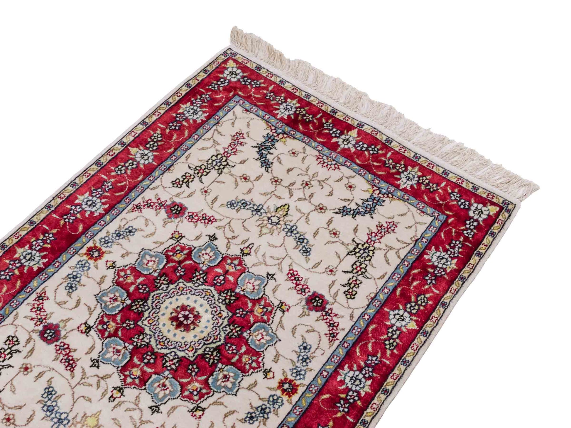 Handgeknüpfter Art Hereke Seidenteppich von Khademi aus Kunstseide, rot-cremeweiß. Chinesischer Teppich mit Medaillon. Orientteppich, von Hand geknüpft in China. Größe: 123 cm x 76 cm. Teppichnummer: SB3-1094. Verkauf durch Jupiter Intl.