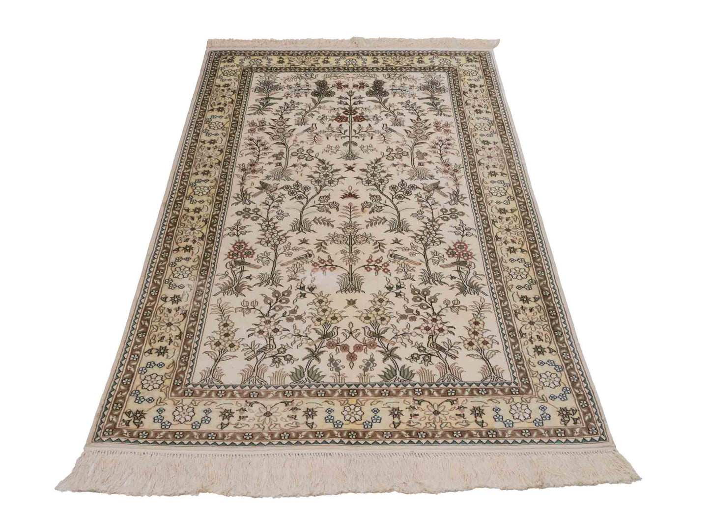 Handgeknüpfter Art Hereke Seidenteppich von Khademi aus Kunstseide, cremeweiß. Chinesischer Teppich, durchgemustert. Orientteppich, von Hand geknüpft in China. Größe: 153 cm x 91 cm. Teppichnummer: DB3-1029. Verkauf durch Jupiter Intl.