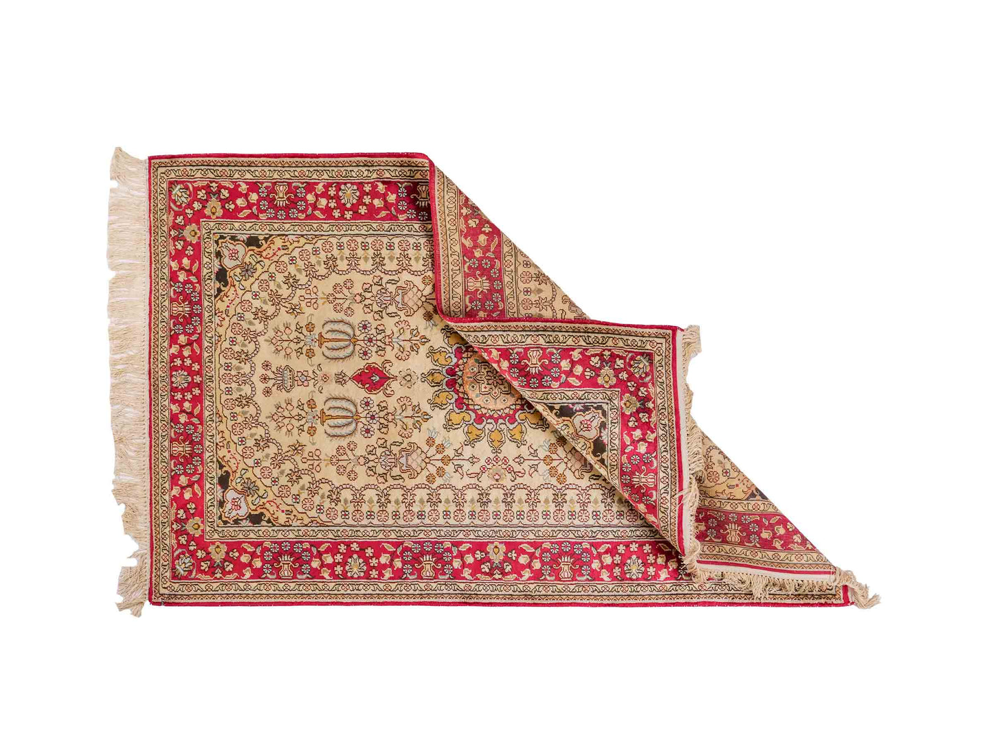 Handgeknüpfter Art Hereke Seidenteppich von Khademi aus Kunstseide, rot-gold. Chinesischer Teppich mit Medaillon. Orientteppich, von Hand geknüpft in China. Größe: 153 cm x 91 cm. Teppichnummer: SB3-1106. Verkauf durch Jupiter Intl.