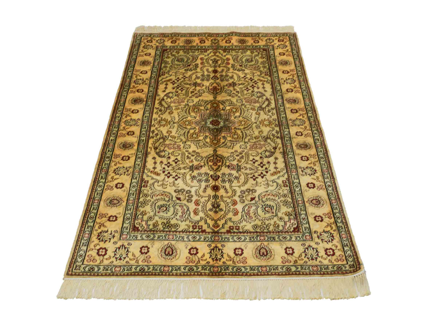 Handgeknüpfter Art Hereke Seidenteppich von Khademi aus Kunstseide, gold. Chinesischer Teppich, durchgemustert. Orientteppich, von Hand geknüpft in China. Größe: 153 cm x 91 cm. Teppichnummer: DB3-1033. Verkauf durch Jupiter Intl.