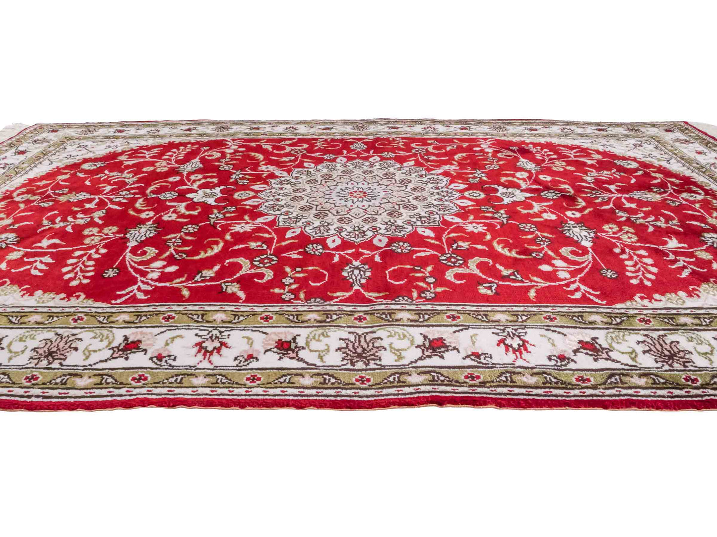 Handgeknüpfter Art Hereke Seidenteppich von Khademi aus Kunstseide, rot-cremeweiß. Chinesischer Teppich mit Medaillon. Orientteppich, von Hand geknüpft in China. Größe: 153 cm x 91 cm. Teppichnummer: SB3-1089. Verkauf durch Jupiter Intl.