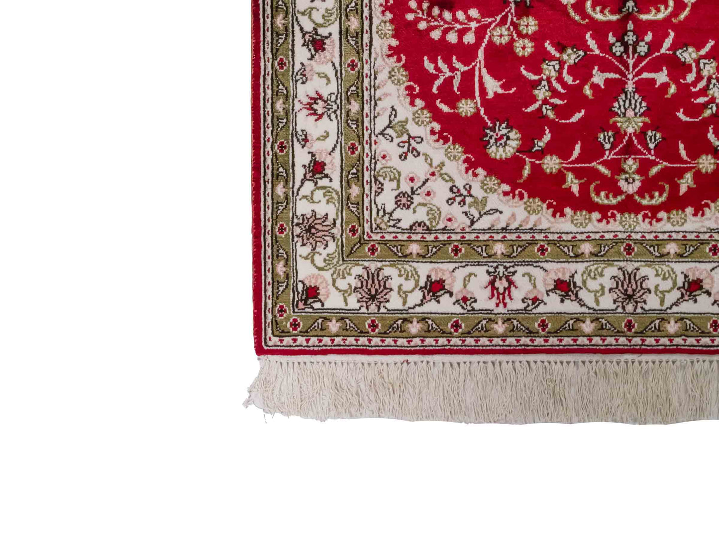 Handgeknüpfter Art Hereke Seidenteppich von Khademi aus Kunstseide, rot-cremeweiß. Chinesischer Teppich mit Medaillon. Orientteppich, von Hand geknüpft in China. Größe: 153 cm x 91 cm. Teppichnummer: SB3-1089. Verkauf durch Jupiter Intl.