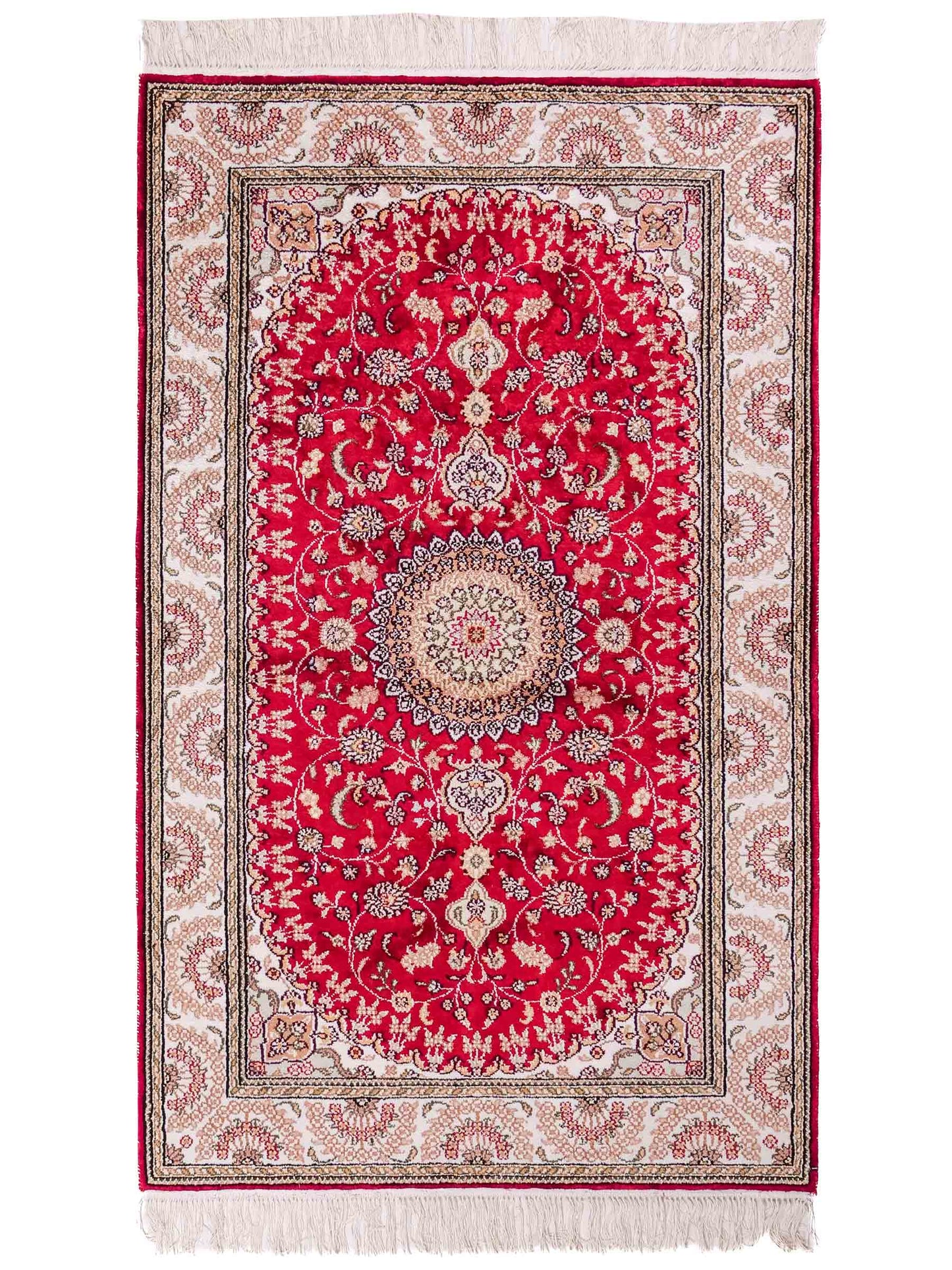 Handgeknüpfter Art Nain Seidenteppich von Khademi aus Kunstseide, rot-weiß. Chinesischer Teppich mit Medaillon. Orientteppich, von Hand geknüpft in China. Größe: 153 cm x 91 cm. Teppichnummer: SB3-1108. Verkauf durch Jupiter Intl.