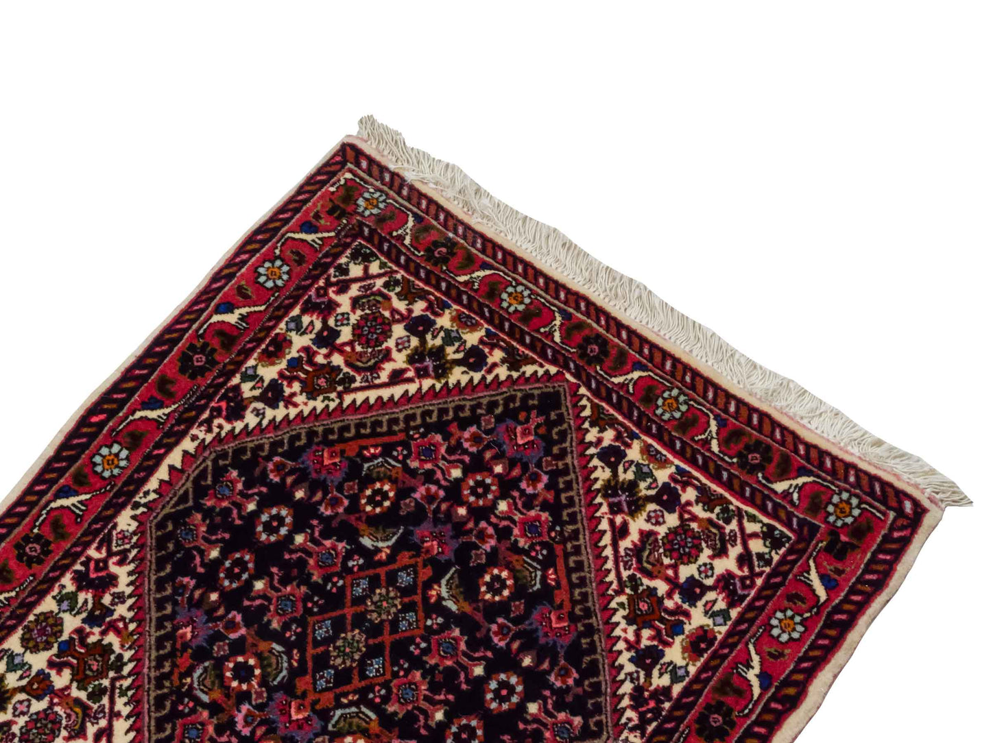 Handgeknüpfter Bidjar Sandjan Perserteppich von Khademi aus Wolle, rot. Kurdischer Dorfteppich mit geometrischem Medaillon. Von Hand geknüpft in Iran. Größe: 60 cm x 40 cm. Teppichnummer: DB3-1060. Verkauf durch Jupiter Intl.
