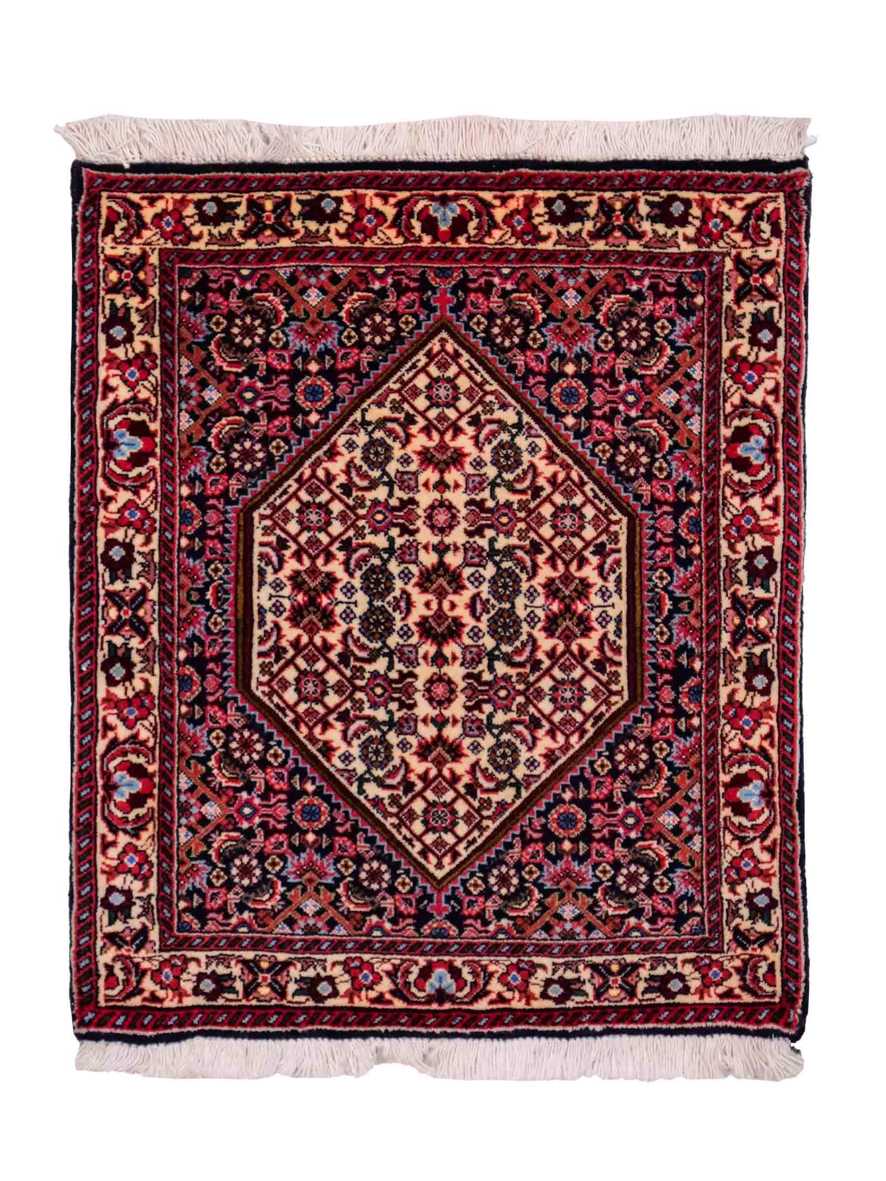 Handgeknüpfter Bidjar Sandjan Perserteppich von Khademi aus Wolle, mehrfarbig. Kurdischer Dorfteppich mit geometrischem Medaillon. Von Hand geknüpft in Iran. Größe: 60 cm x 50 cm. Teppichnummer: DB3-1051. Verkauf durch Jupiter Intl.