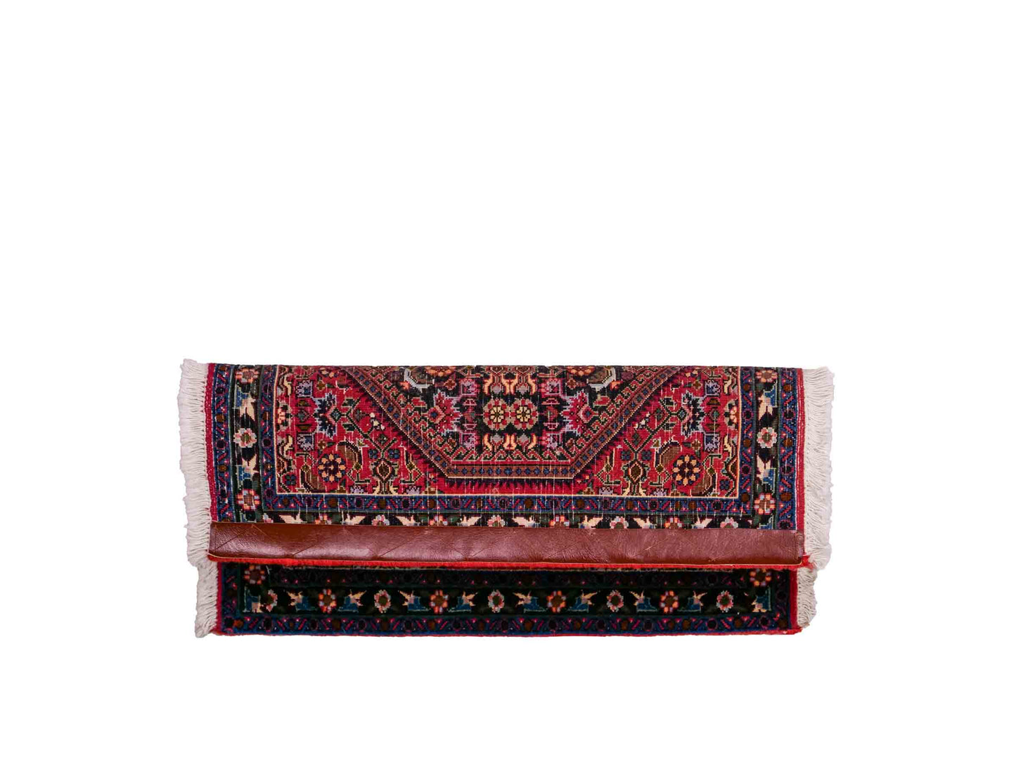 Handgeknüpfter Bidjar Sandjan Perserteppich von Khademi aus Wolle, rot. Kurdischer Dorfteppich mit geometrischem Medaillon. Von Hand geknüpft in Iran. Größe: 60 cm x 50 cm. Teppichnummer: DB3-1040. Verkauf durch Jupiter Intl.