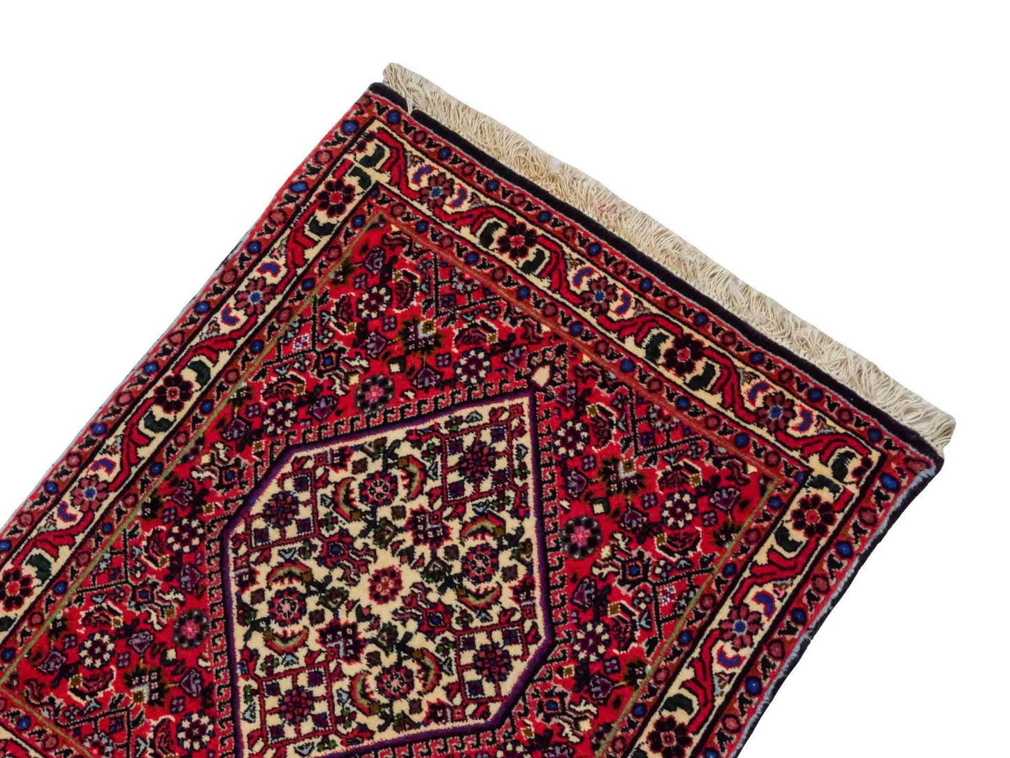 Handgeknüpfter Bidjar Sandjan Perserteppich von Khademi aus Wolle, rot. Kurdischer Dorfteppich mit geometrischem Medaillon. Von Hand geknüpft in Iran. Größe: 60 cm x 50 cm. Teppichnummer: DB3-1046. Verkauf durch Jupiter Intl.