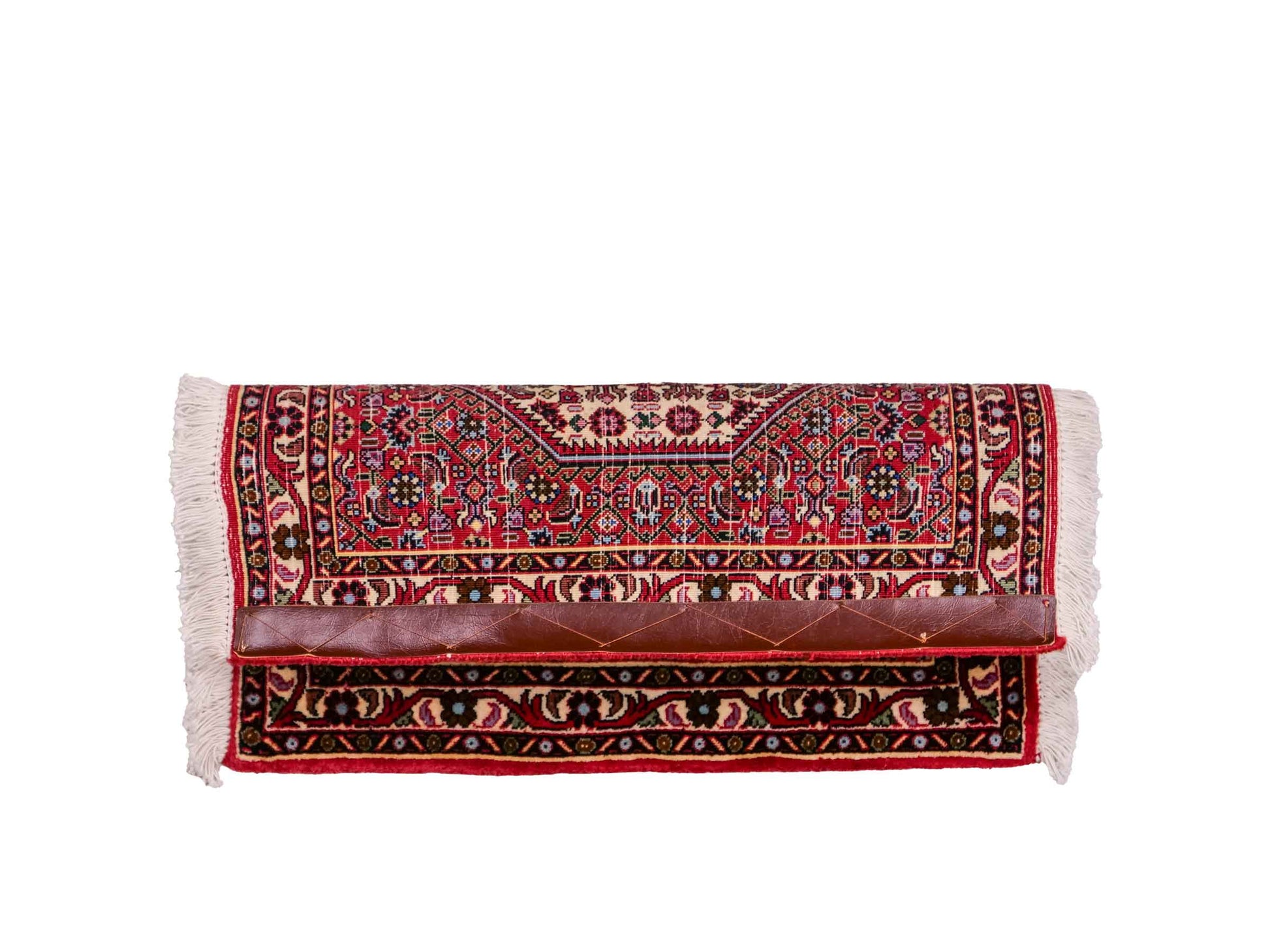 Handgeknüpfter Bidjar Sandjan Perserteppich von Khademi aus Wolle, rot. Kurdischer Dorfteppich mit geometrischem Medaillon. Von Hand geknüpft in Iran. Größe: 60 cm x 50 cm. Teppichnummer: DB3-1048. Verkauf durch Jupiter Intl.