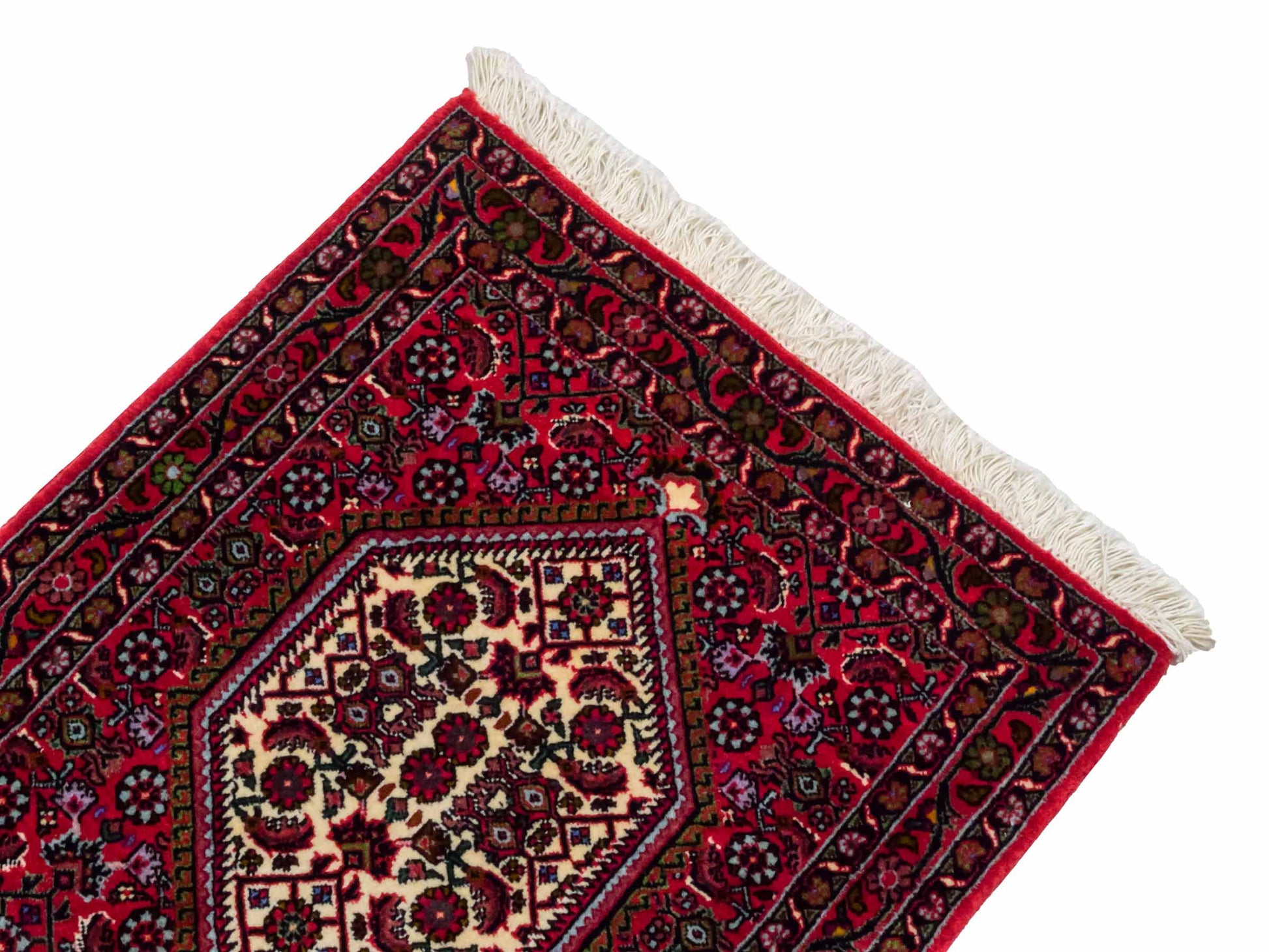 Handgeknüpfter Bidjar Sandjan Perserteppich von Khademi aus Wolle, rot. Kurdischer Dorfteppich mit geometrischem Medaillon. Von Hand geknüpft in Iran. Größe: 60 cm x 50 cm. Teppichnummer: DB3-1049. Verkauf durch Jupiter Intl.