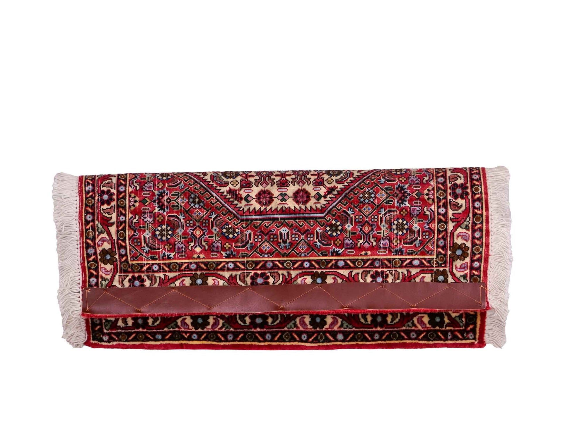 Handgeknüpfter Bidjar Sandjan Perserteppich von Khademi aus Wolle, rot. Kurdischer Dorfteppich mit geometrischem Medaillon. Von Hand geknüpft in Iran. Größe: 60 cm x 50 cm. Teppichnummer: DB3-1050. Verkauf durch Jupiter Intl.