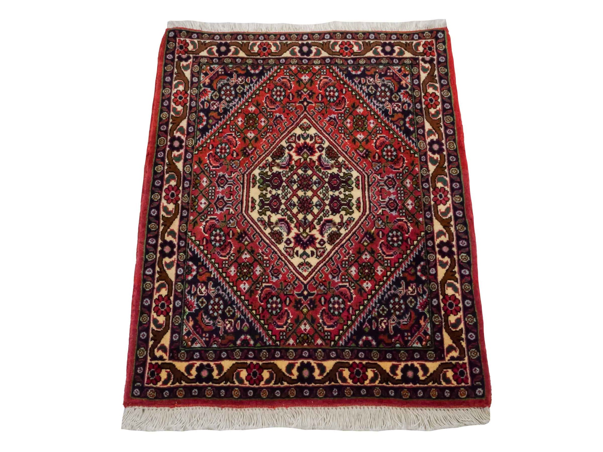 Handgeknüpfter Bidjar Sandjan Perserteppich von Khademi aus Wolle, rot. Kurdischer Dorfteppich mit geometrischem Medaillon. Von Hand geknüpft in Iran. Größe: 60 cm x 50 cm. Teppichnummer: DB3-1052. Verkauf durch Jupiter Intl.