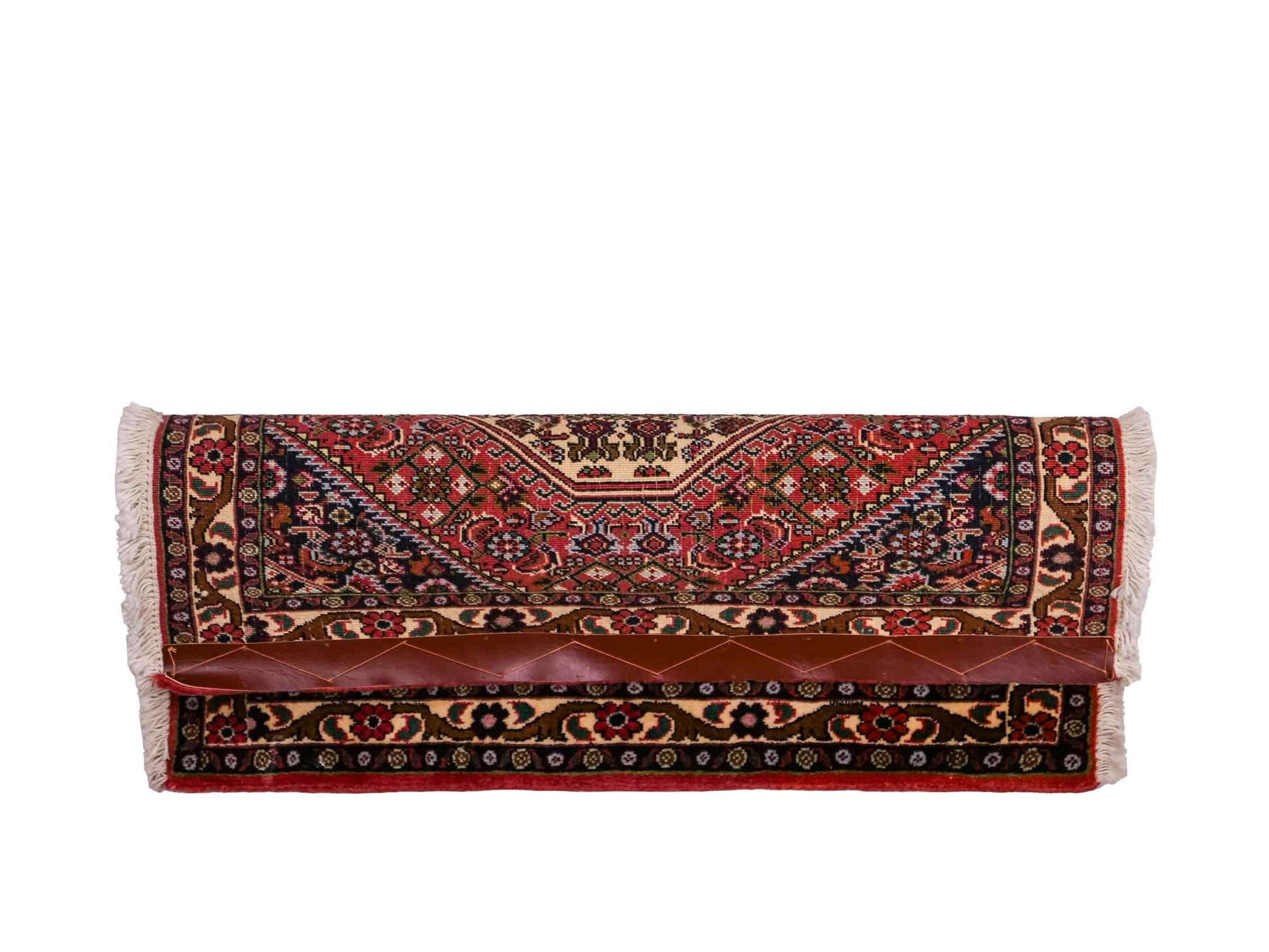 Handgeknüpfter Bidjar Sandjan Perserteppich von Khademi aus Wolle, rot. Kurdischer Dorfteppich mit geometrischem Medaillon. Von Hand geknüpft in Iran. Größe: 60 cm x 50 cm. Teppichnummer: DB3-1054. Verkauf durch Jupiter Intl.