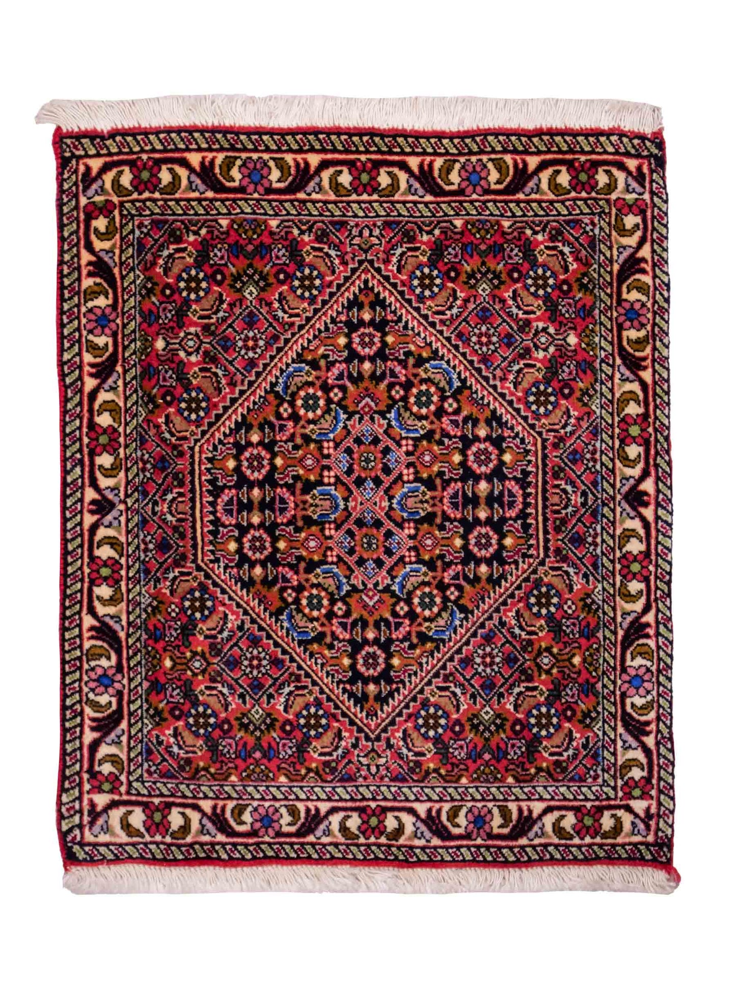 Handgeknüpfter Bidjar Sandjan Perserteppich von Khademi aus Wolle, mehrfarbig. Kurdischer Dorfteppich mit geometrischem Medaillon. Von Hand geknüpft in Iran. Größe: 60 cm x 50 cm. Teppichnummer: DB3-1055. Verkauf durch Jupiter Intl.