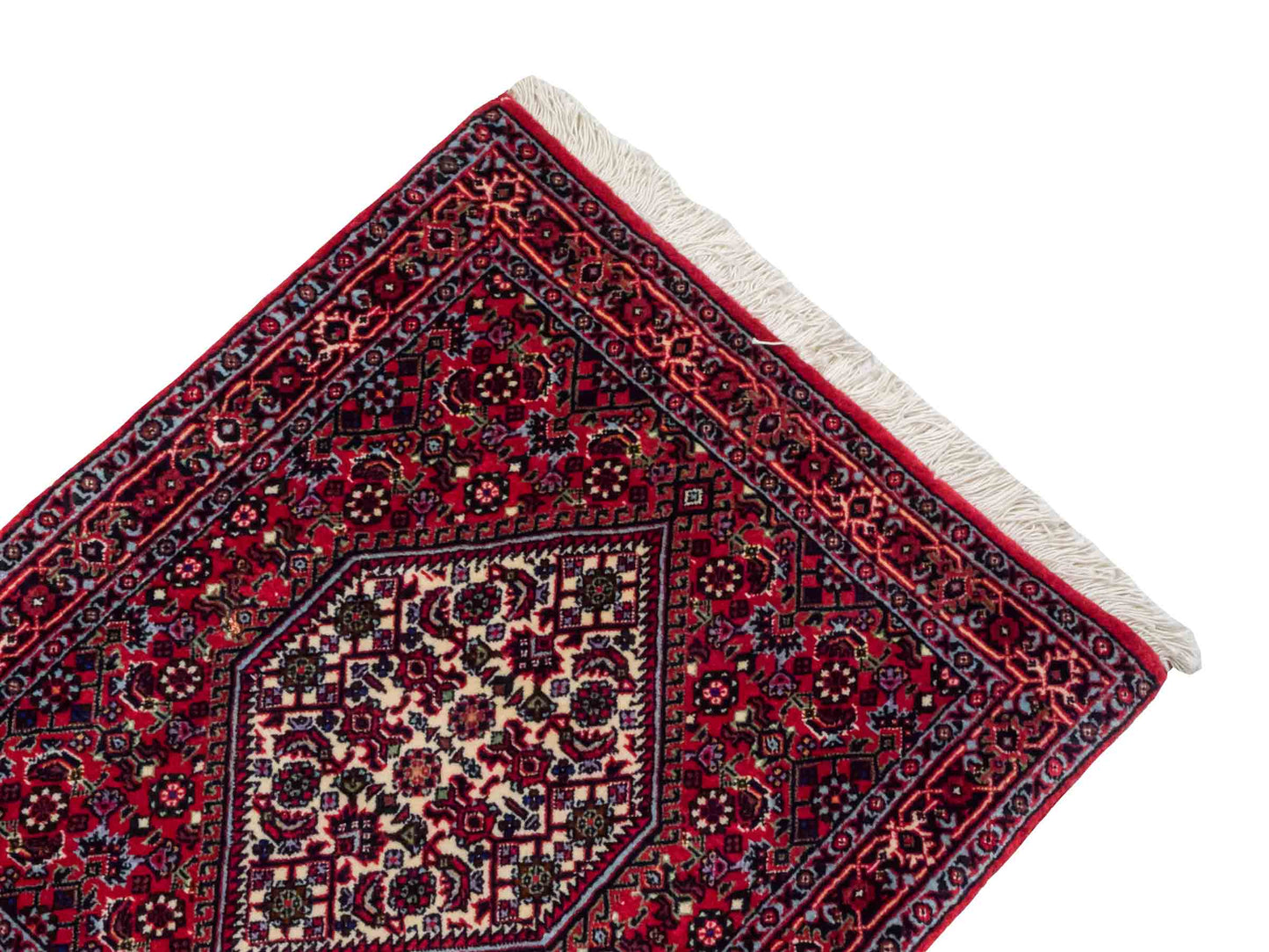 Handgeknüpfter Bidjar Sandjan Perserteppich von Khademi aus Wolle, rot. Kurdischer Dorfteppich mit geometrischem Medaillon. Von Hand geknüpft in Iran. Größe: 60 cm x 50 cm. Teppichnummer: DB3-1056. Verkauf durch Jupiter Intl.