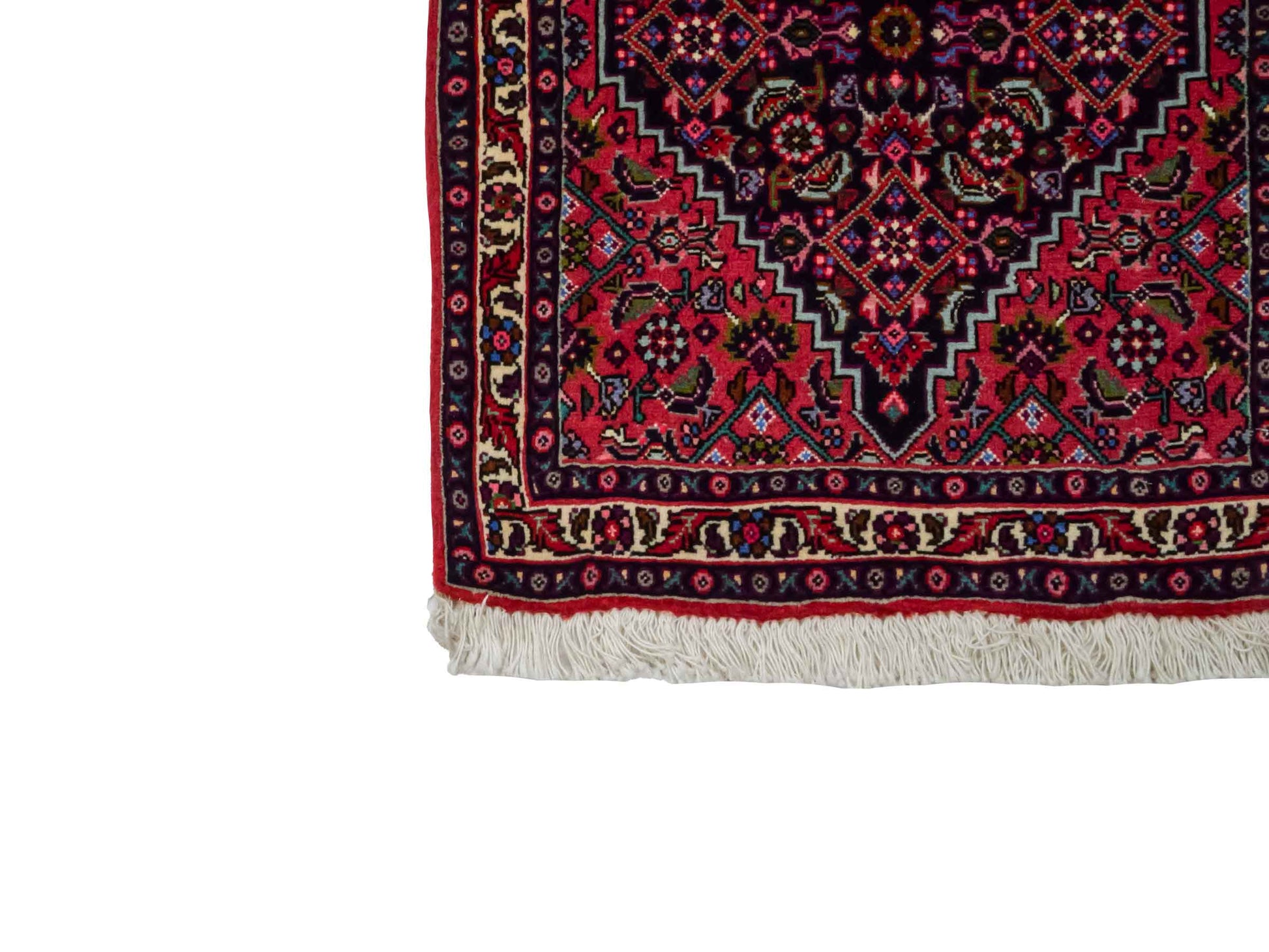 Handgeknüpfter Bidjar Sandjan Perserteppich von Khademi aus Wolle, rot. Kurdischer Dorfteppich mit geometrischem Medaillon. Von Hand geknüpft in Iran. Größe: 75 cm x 53 cm. Teppichnummer: DB3-1042. Verkauf durch Jupiter Intl.