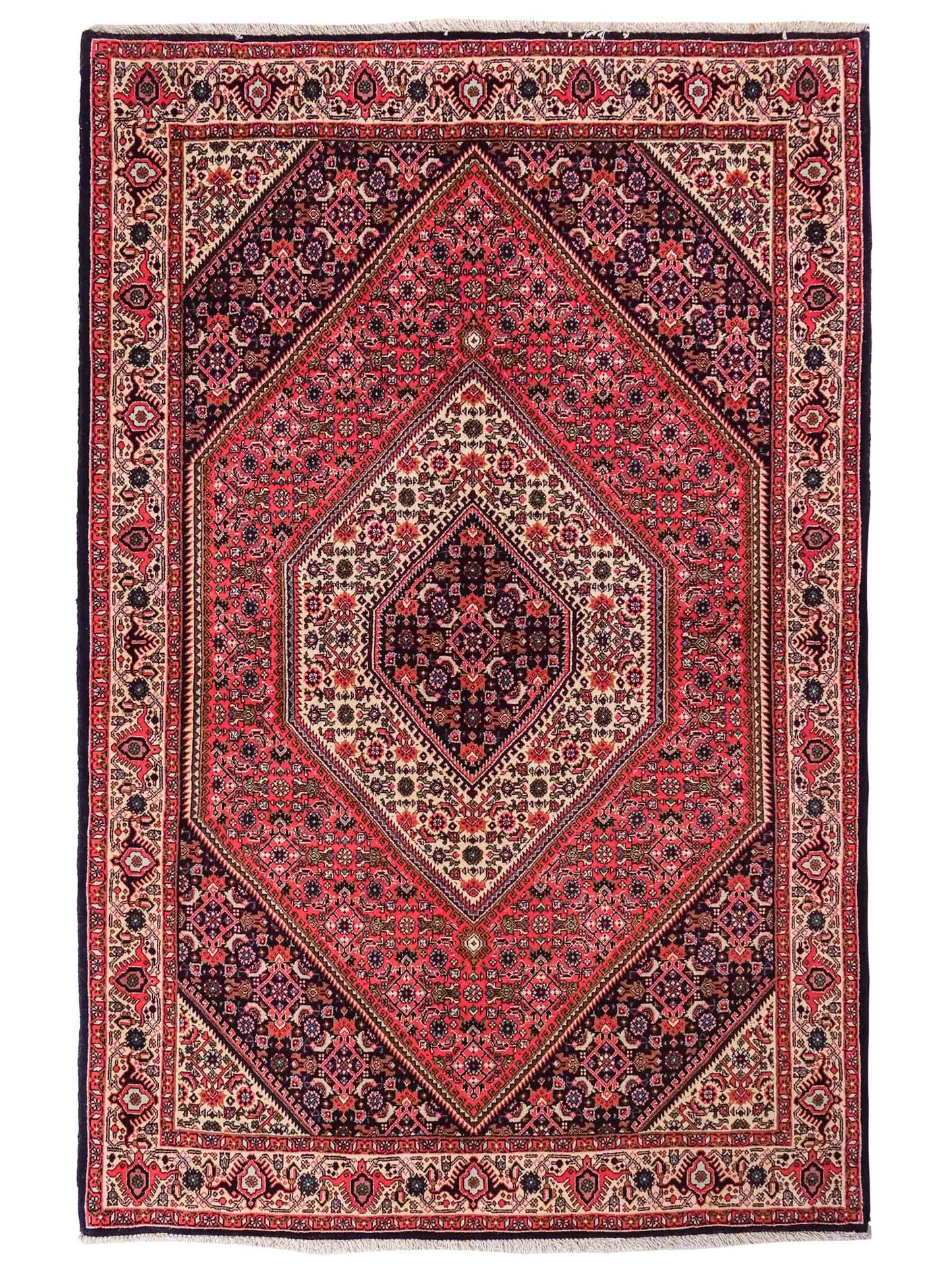 Handgeknüpfter Bidjar Perserteppich von Khademi aus Wolle, rot. Feiner, kurdischer Dorfteppich mit geometrischem Medaillon. Orientteppich, von Hand geknüpft in Iran. Größe: 175 cm x 112 cm. Teppichnummer: SB3-1134 | Jupiter Intl.