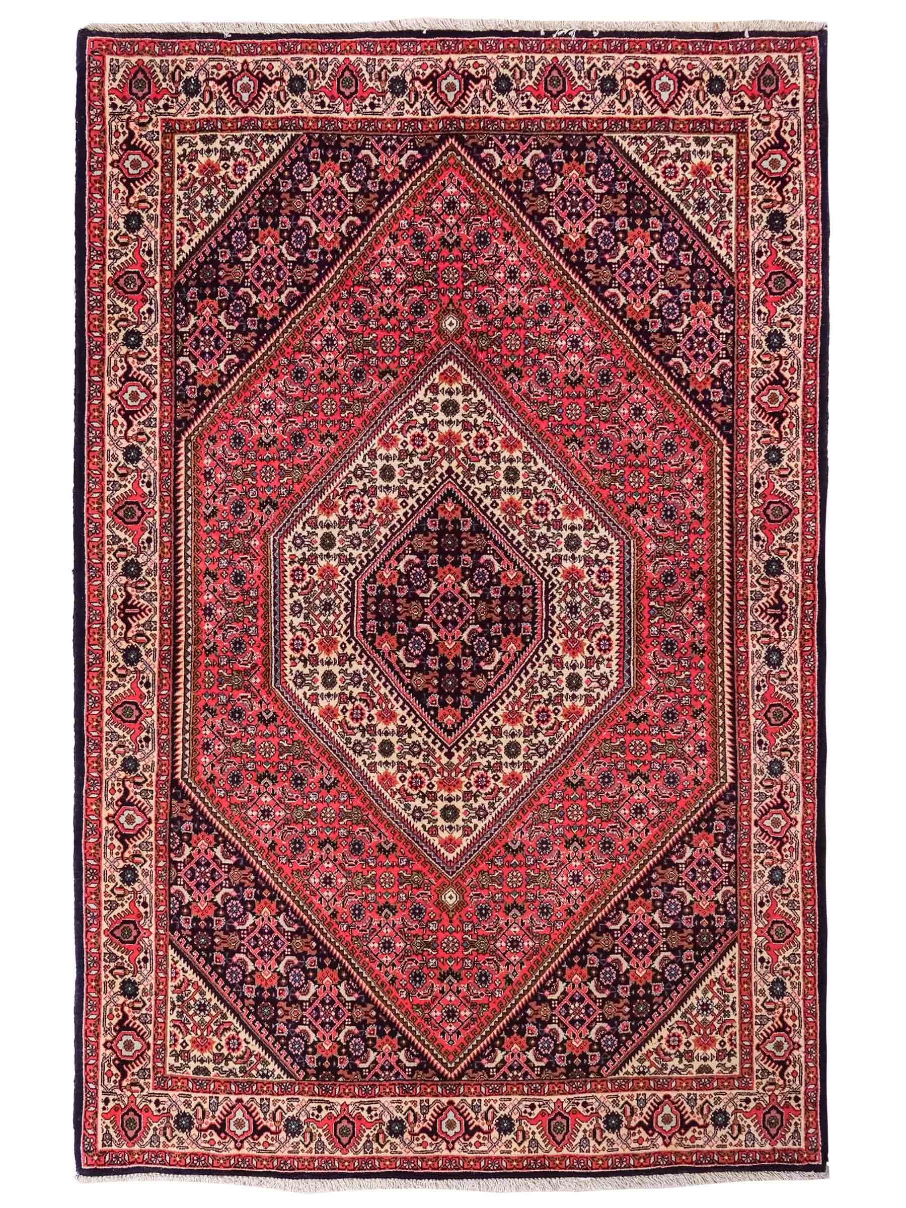 Handgeknüpfter Bidjar Perserteppich von Khademi aus Wolle, rot. Feiner, kurdischer Dorfteppich mit geometrischem Medaillon. Orientteppich, von Hand geknüpft in Iran. Größe: 175 cm x 112 cm. Teppichnummer: SB3-1134 | Jupiter Intl.