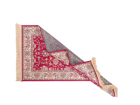 Belgischer, maschinell gefertigter Design Orientteppich aus Kunstseide, rot. 154x79 cm. Verkauf durch Jupiter Intl.