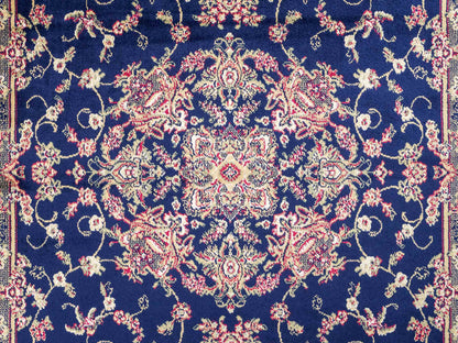 Belgischer, maschinell gefertigter Orientteppich aus Kunstseide, blau. 154x79 cm. Verkauf durch Jupiter Intl.